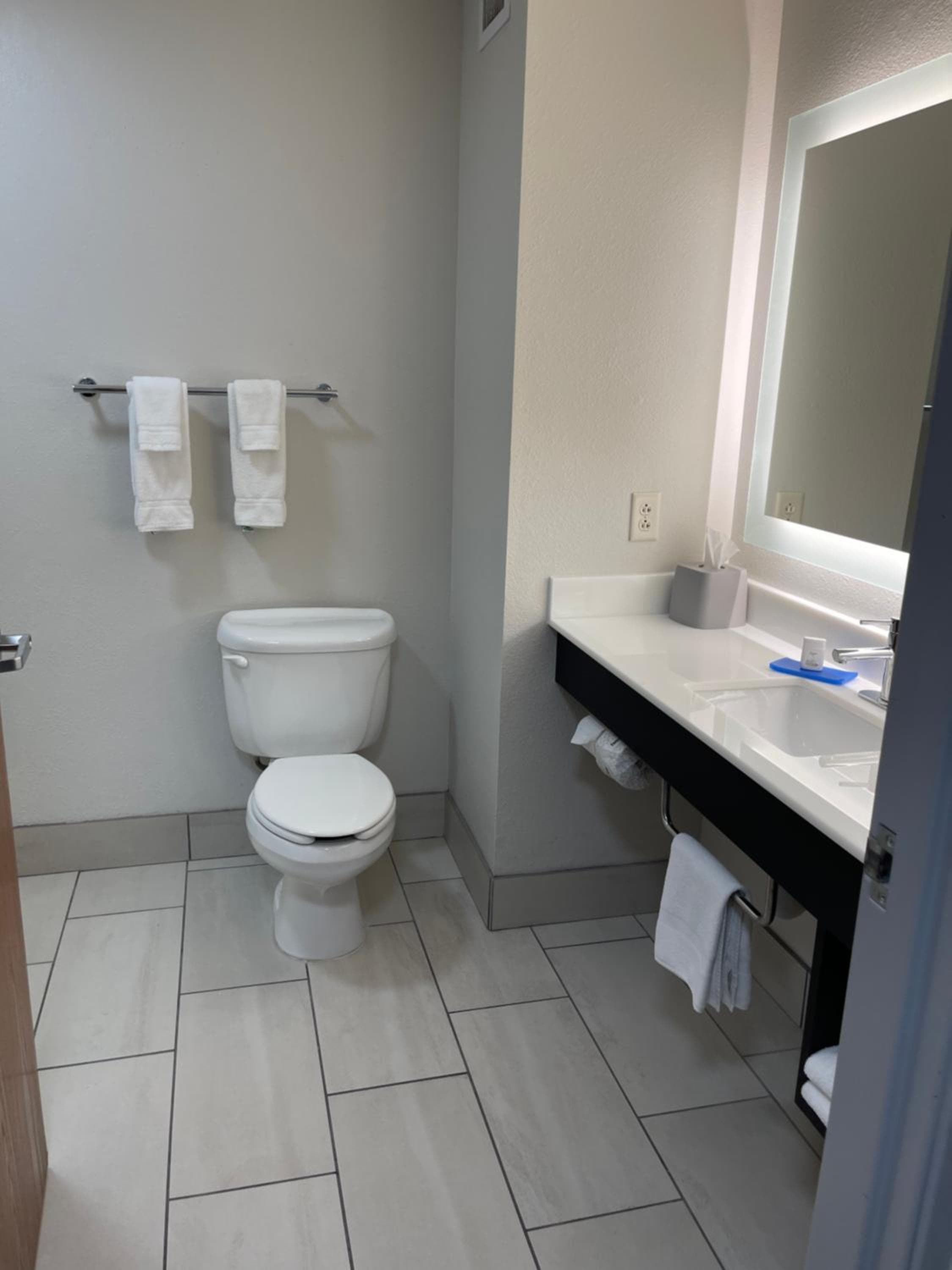 Holiday Inn Express Hotel & Suites Las Vegas NM by IHG — 20