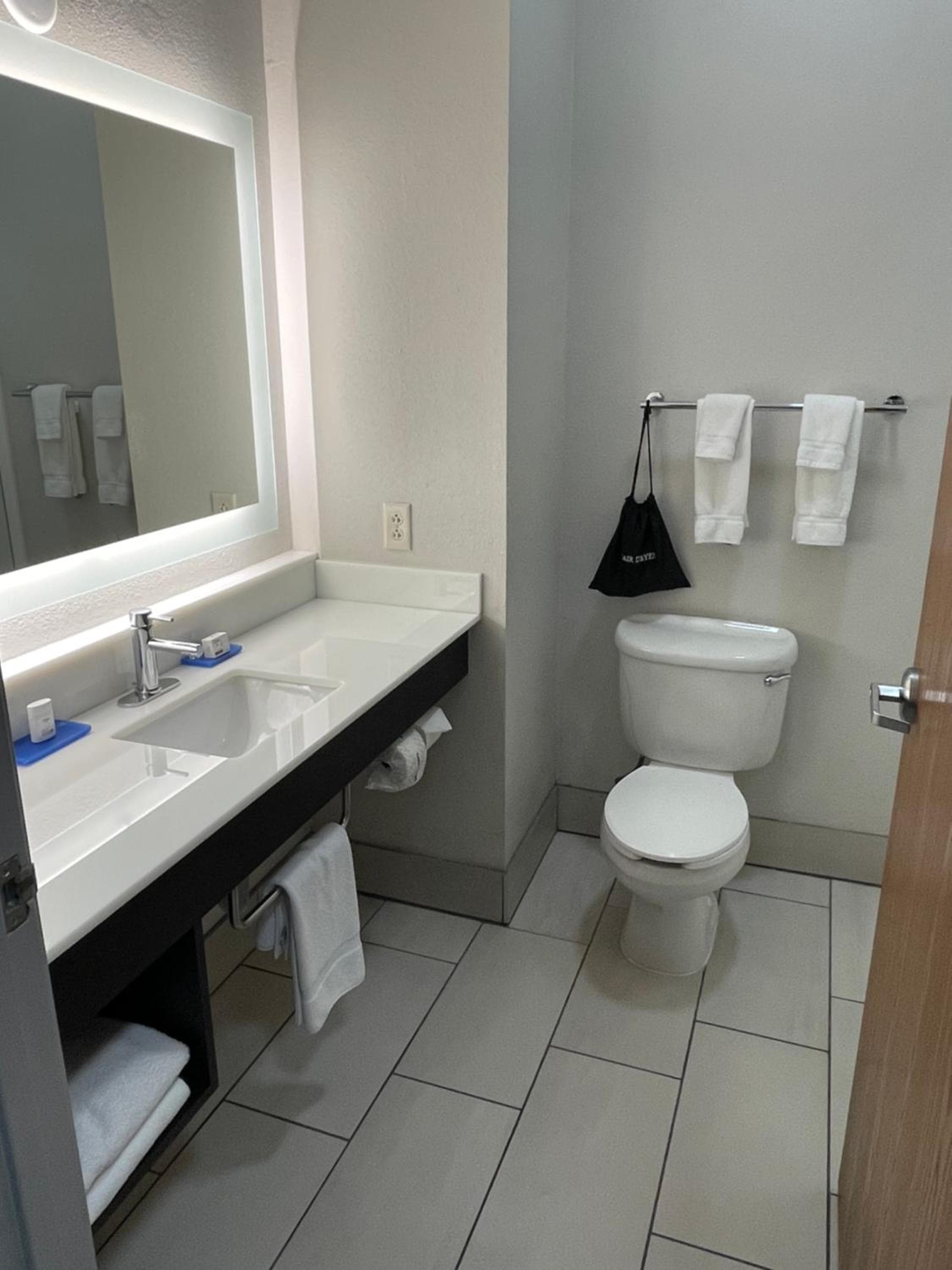 Holiday Inn Express Hotel & Suites Las Vegas NM by IHG — 26