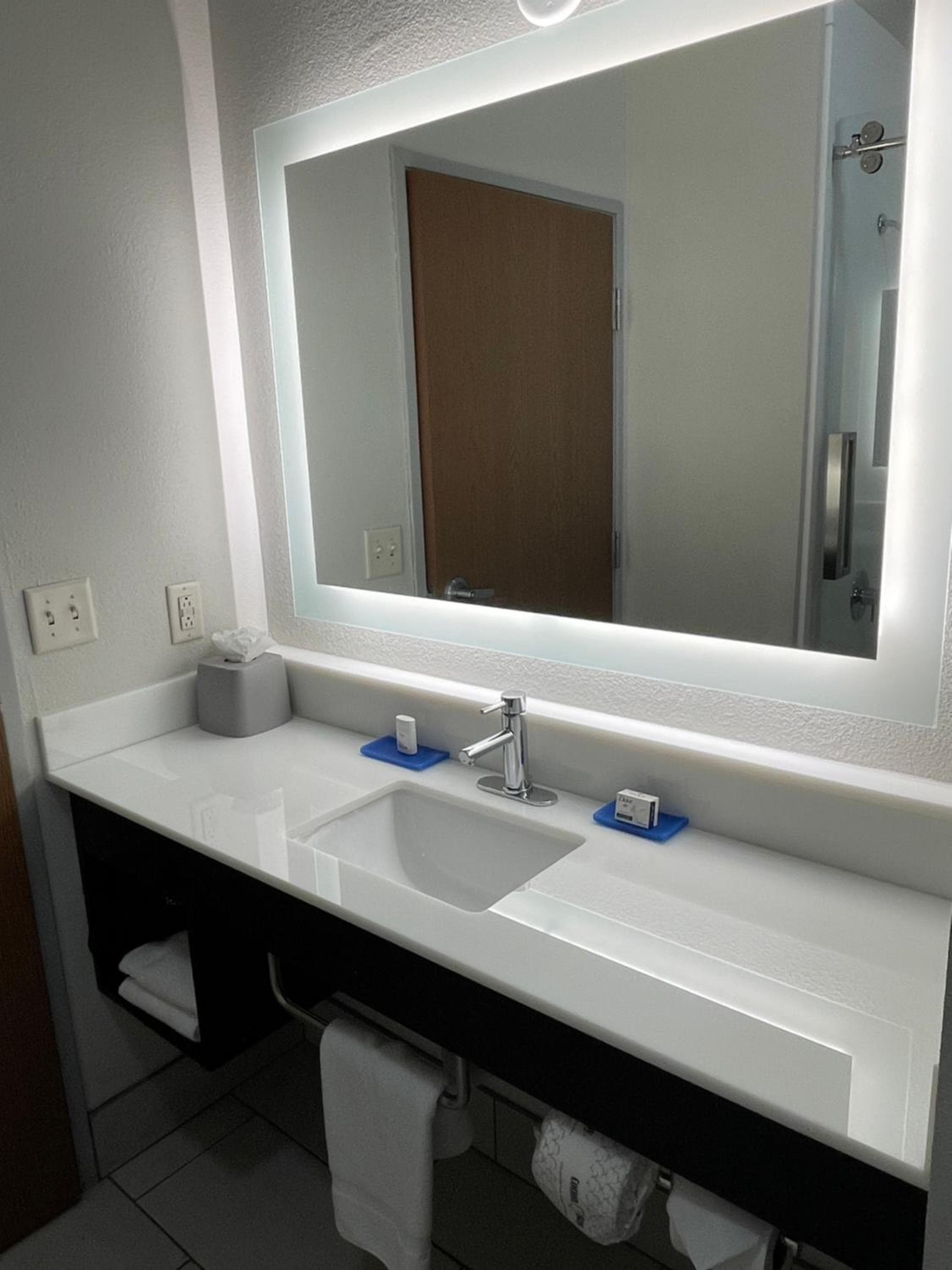 Holiday Inn Express Hotel & Suites Las Vegas NM by IHG — 28