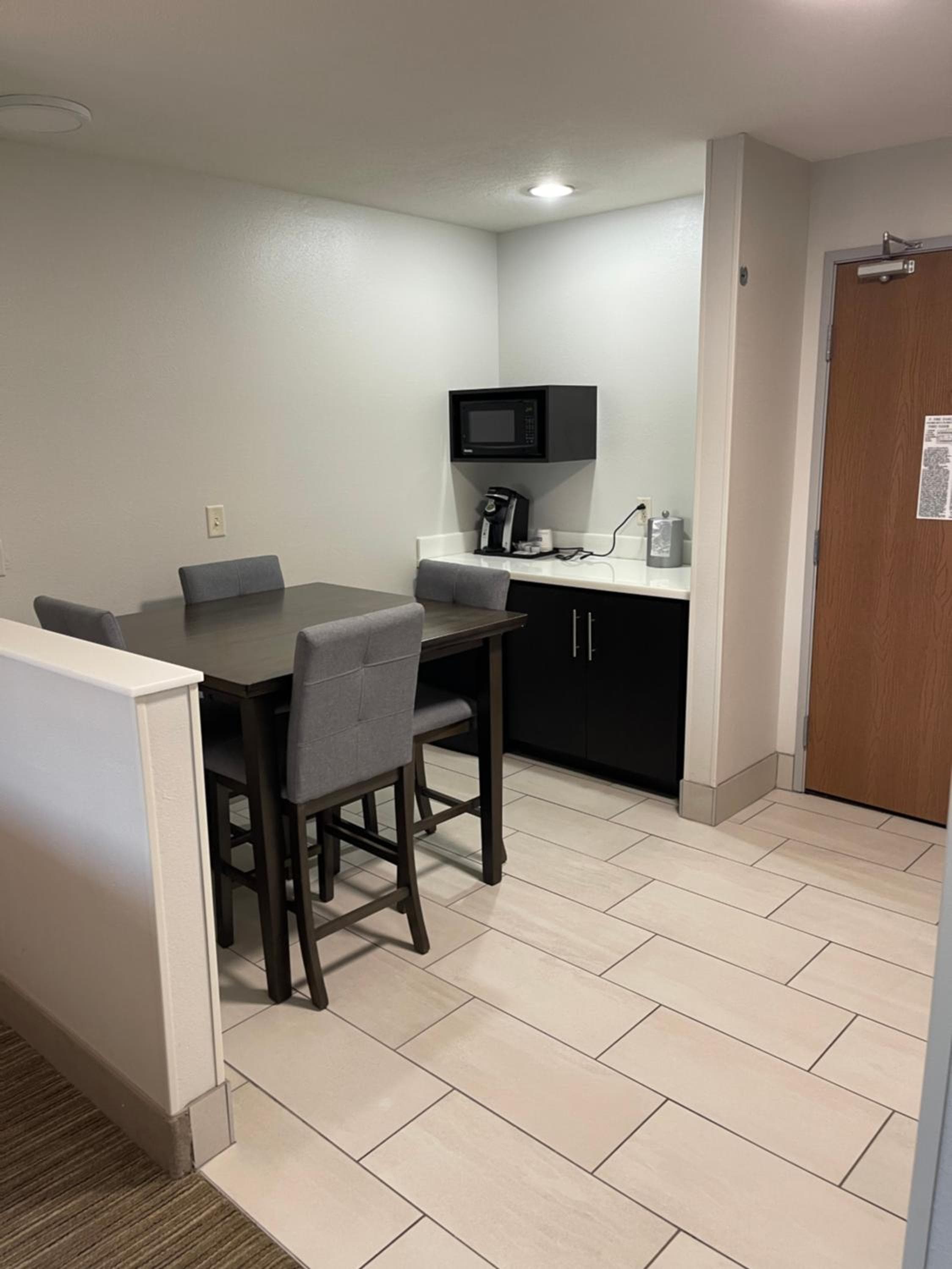 Holiday Inn Express Hotel & Suites Las Vegas NM by IHG — 13