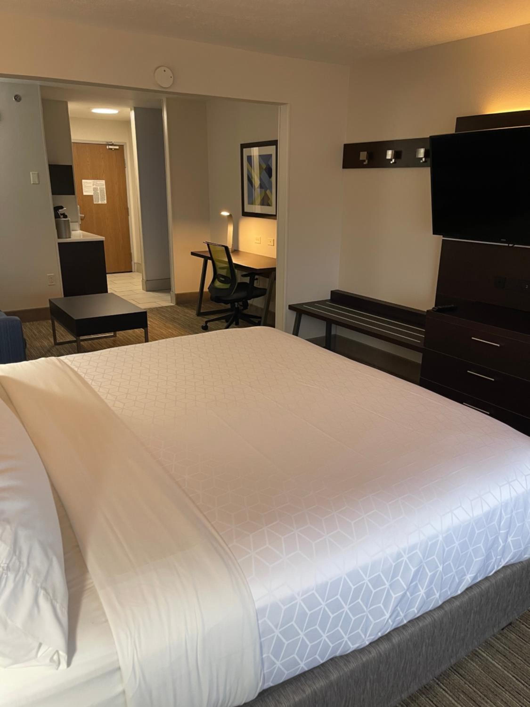 Holiday Inn Express Hotel & Suites Las Vegas NM by IHG — 2