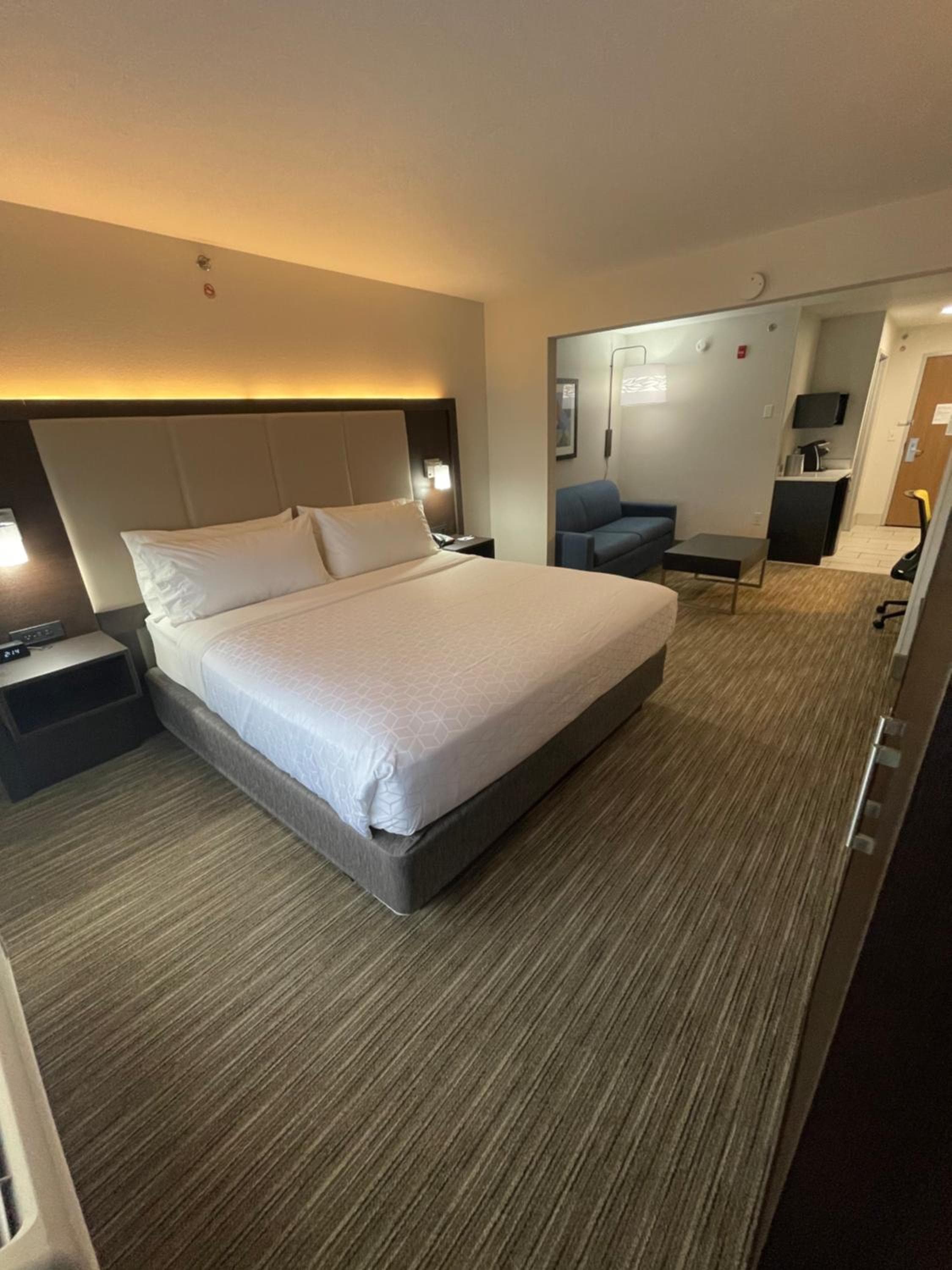 Holiday Inn Express Hotel & Suites Las Vegas NM by IHG — 5