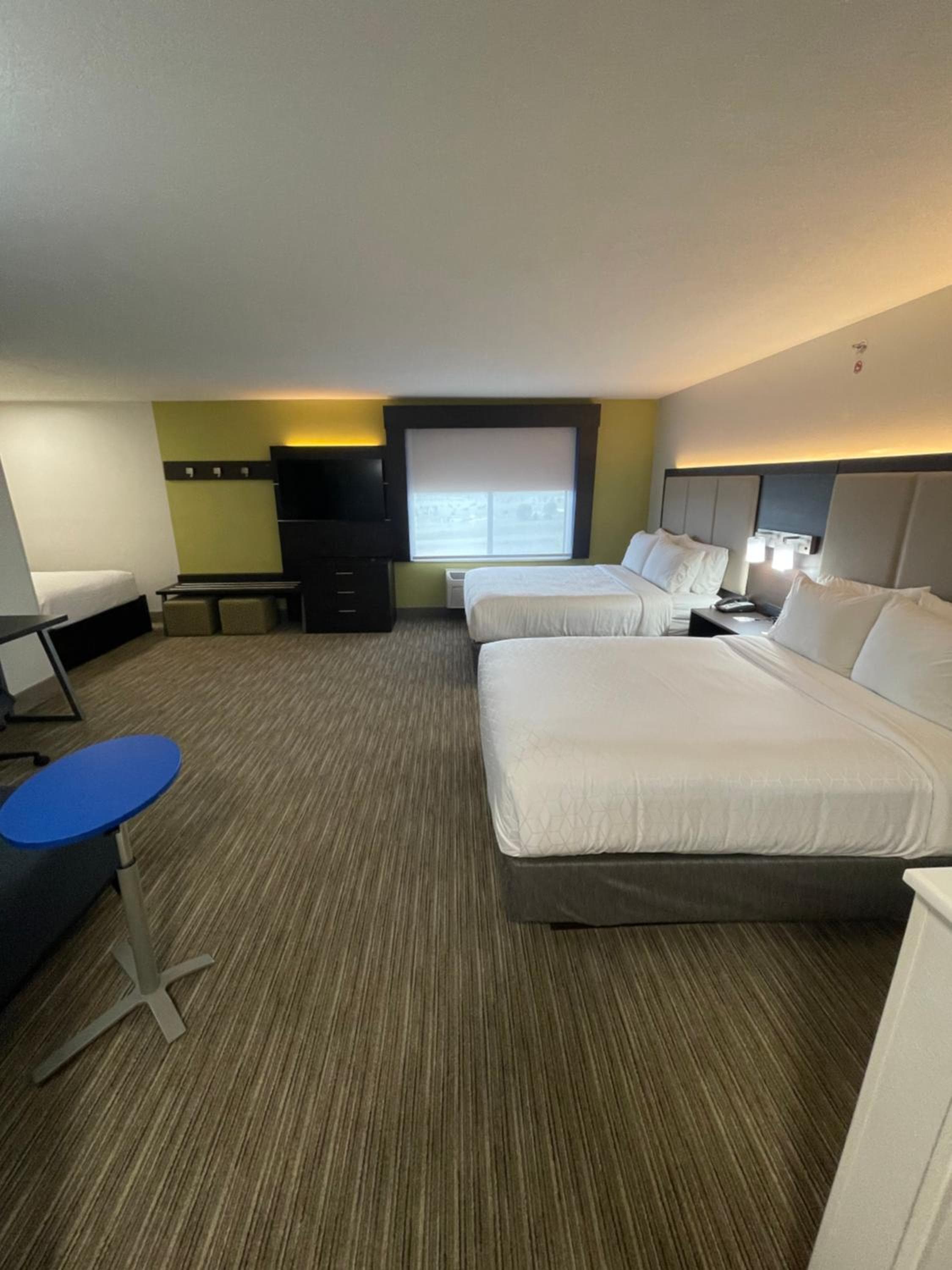 Holiday Inn Express Hotel & Suites Las Vegas NM by IHG — 8