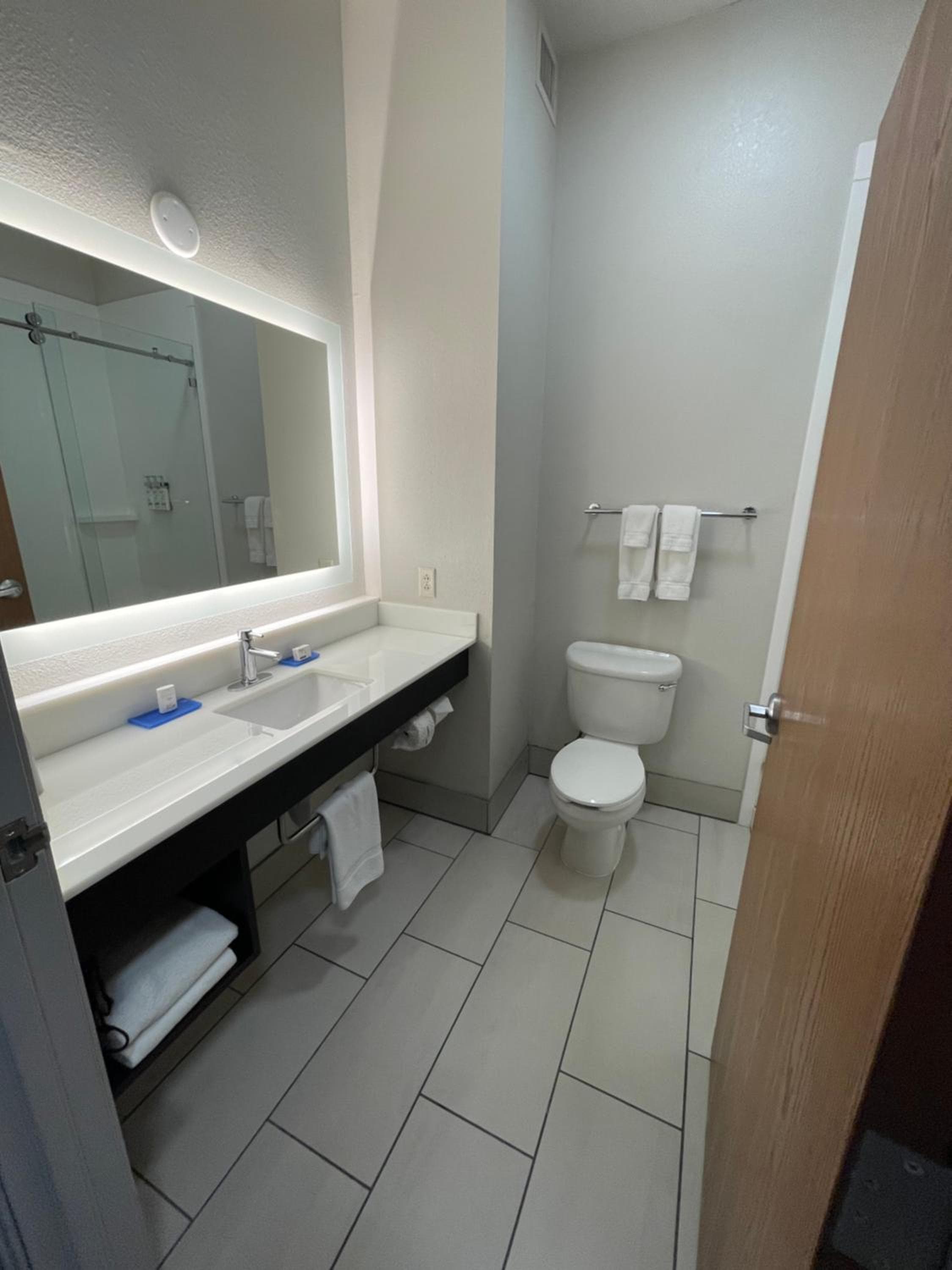 Holiday Inn Express Hotel & Suites Las Vegas NM by IHG — 16