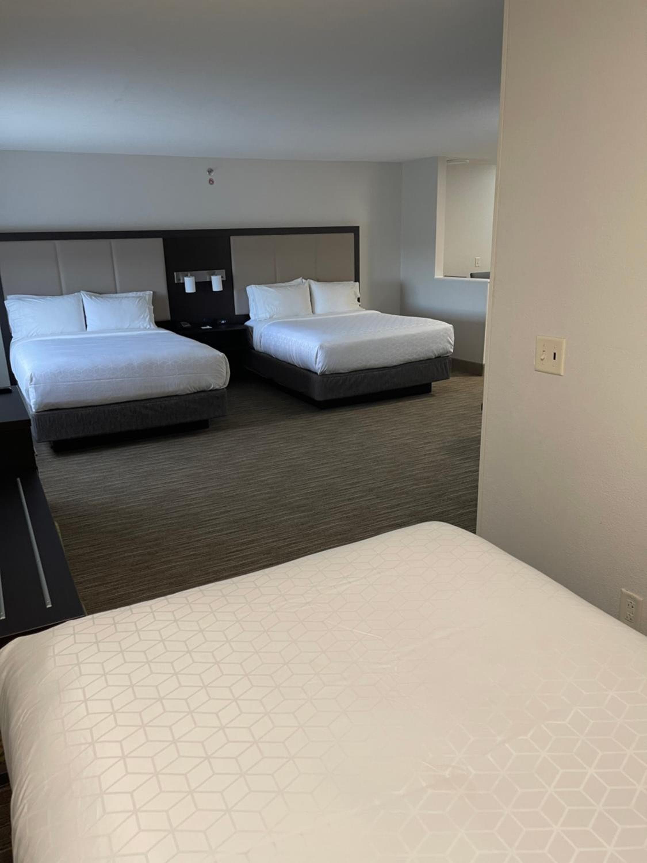 Holiday Inn Express Hotel & Suites Las Vegas NM by IHG — 11