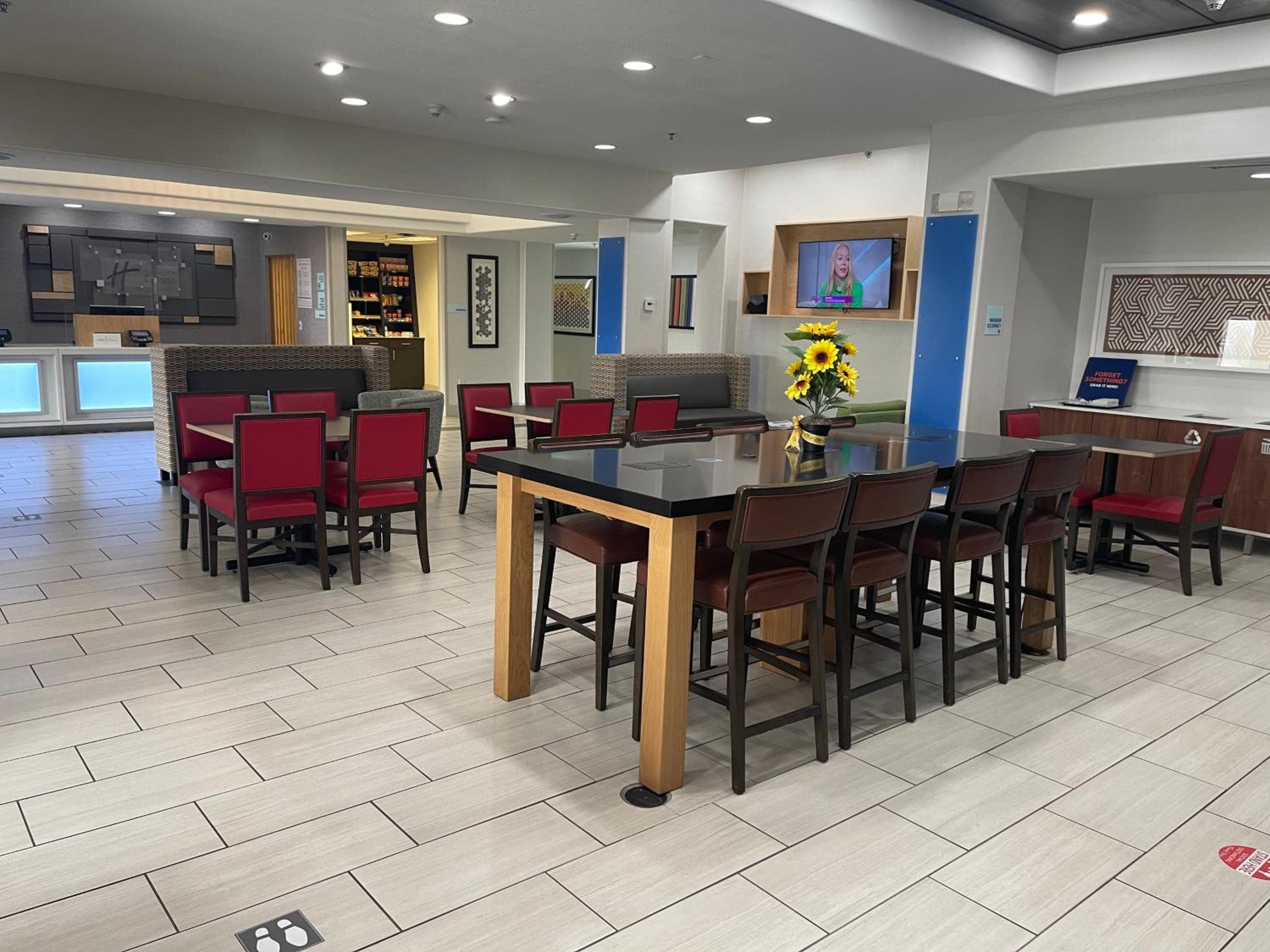 Holiday Inn Express Hotel & Suites Las Vegas NM by IHG — 17