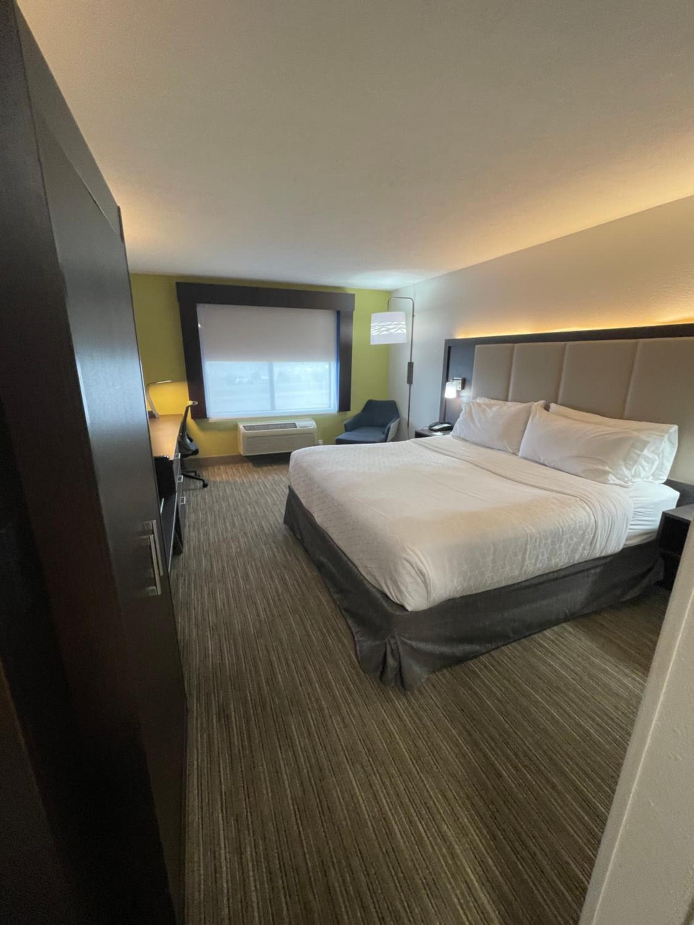 Holiday Inn Express Hotel & Suites Las Vegas NM by IHG — 4