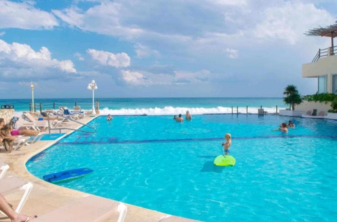 Cancun Plaza Condo Ocean front — 4