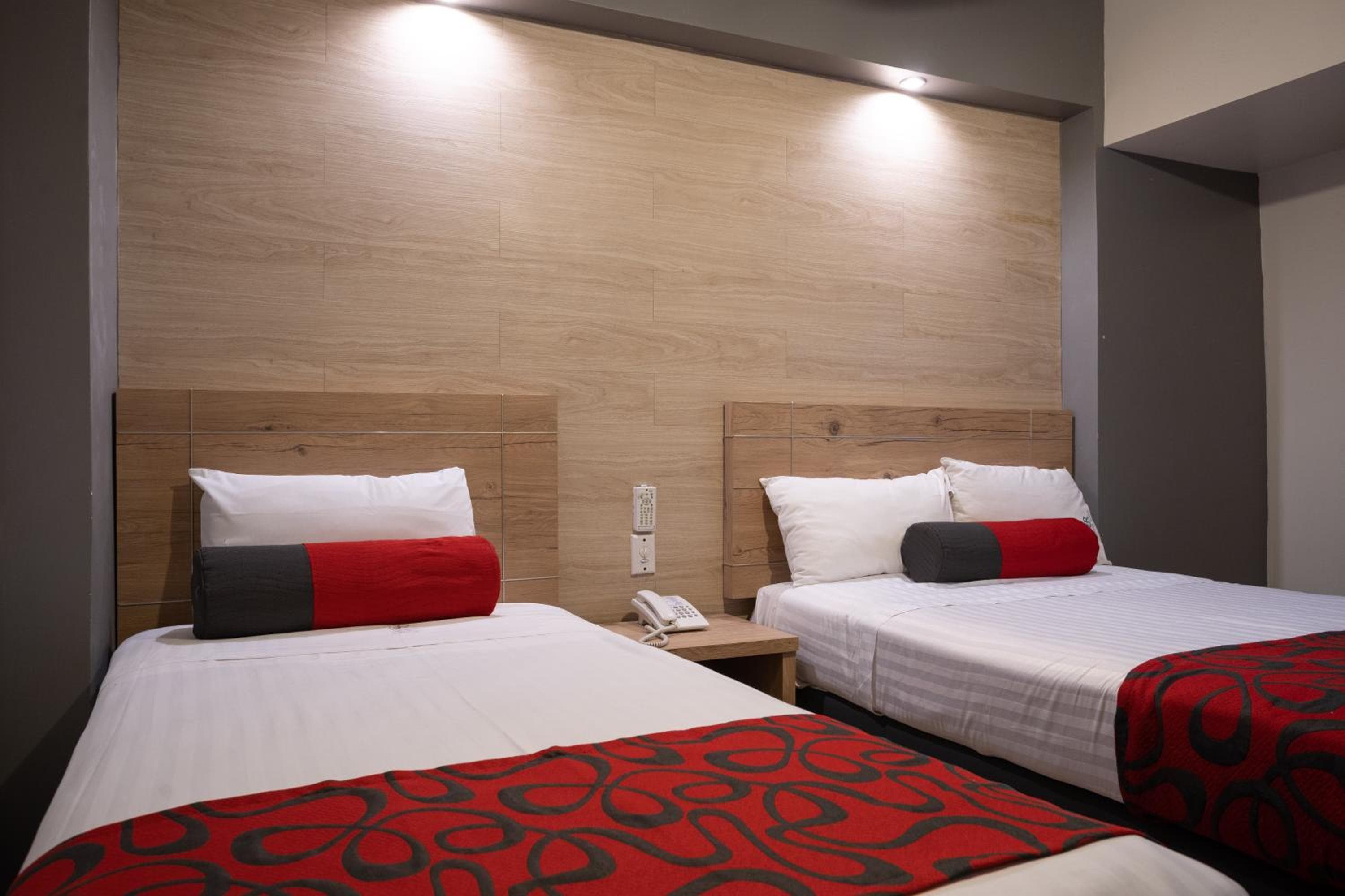 Hotel Roble — 4