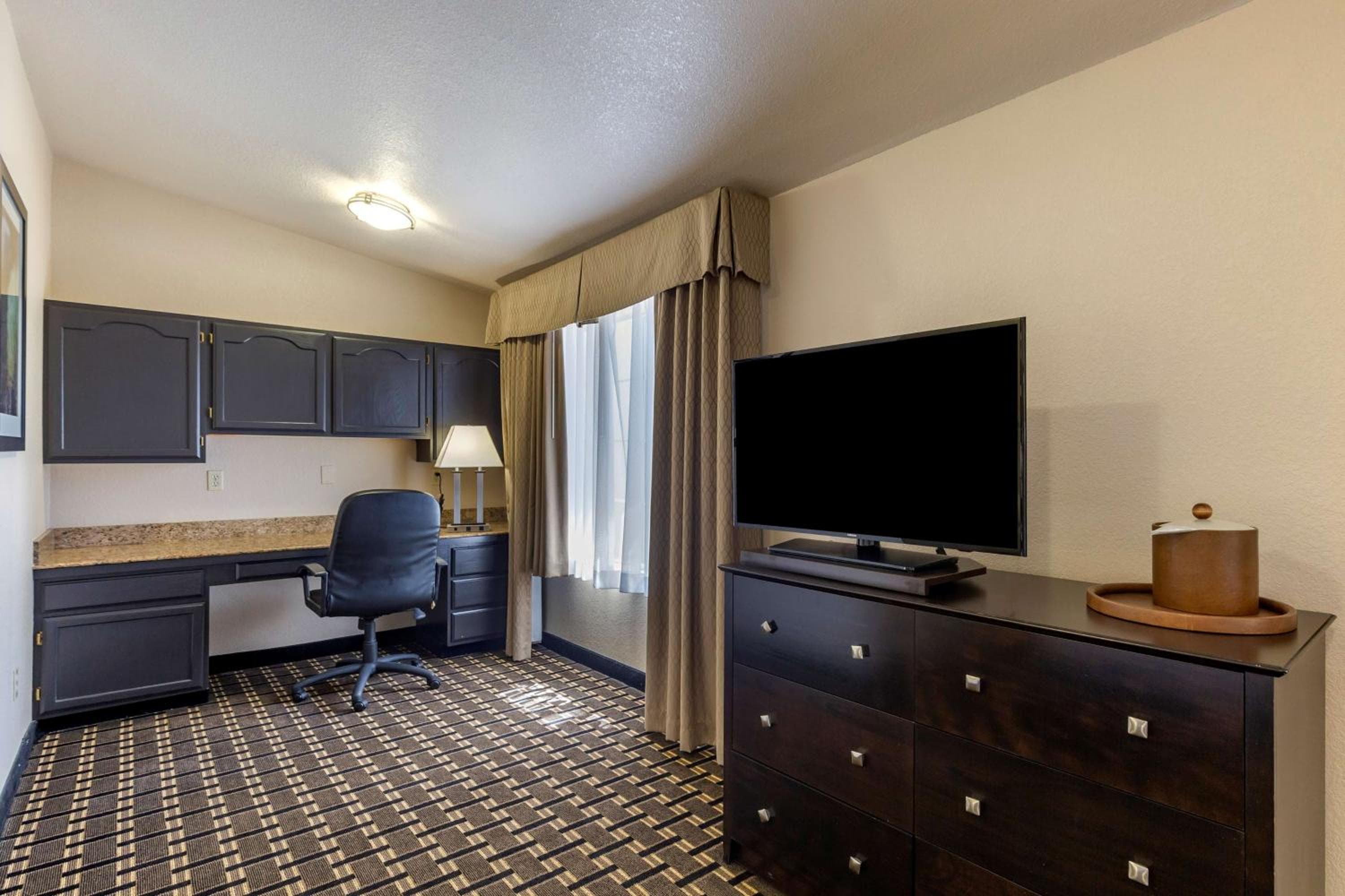 Best Western Plus Las Vegas West — 20