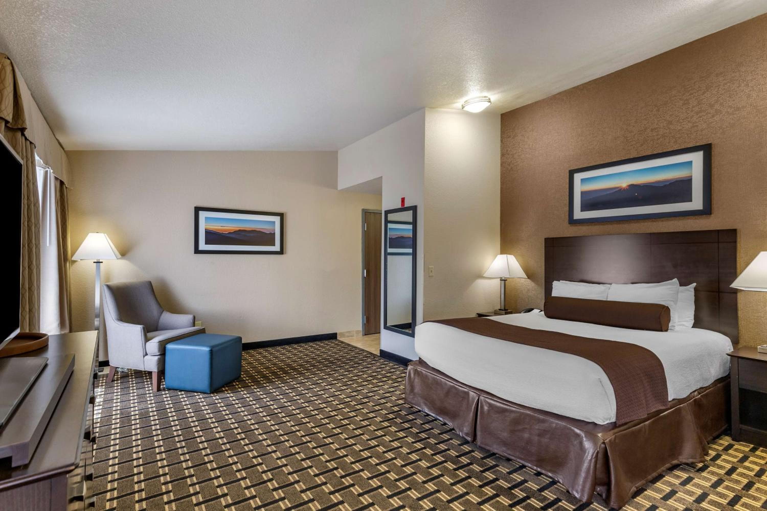 Best Western Plus Las Vegas West — 4