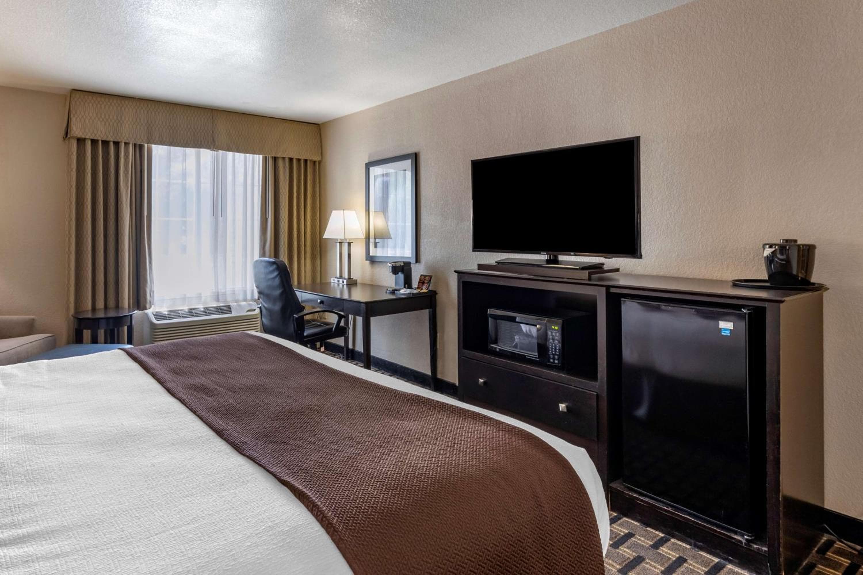 Best Western Plus Las Vegas West — 15