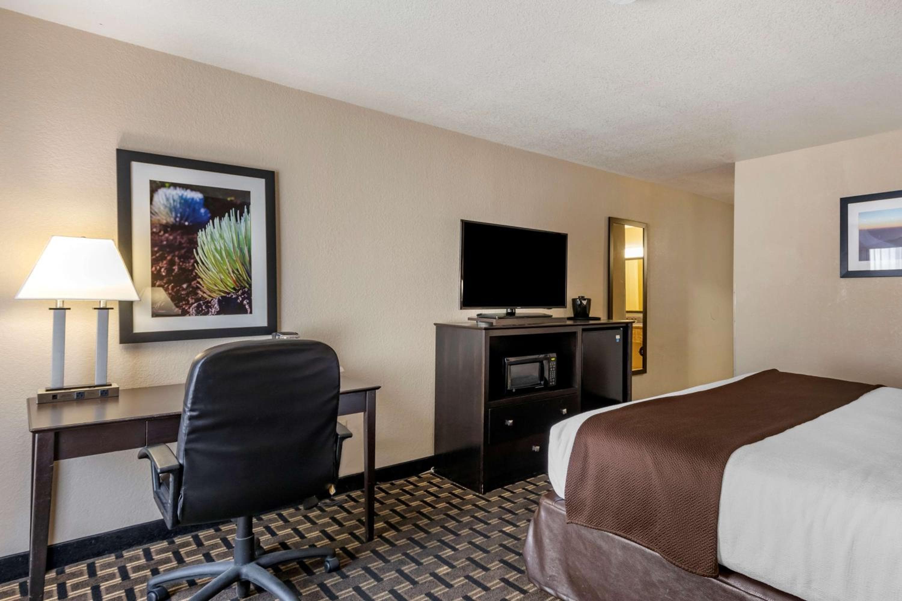 Best Western Plus Las Vegas West — 18