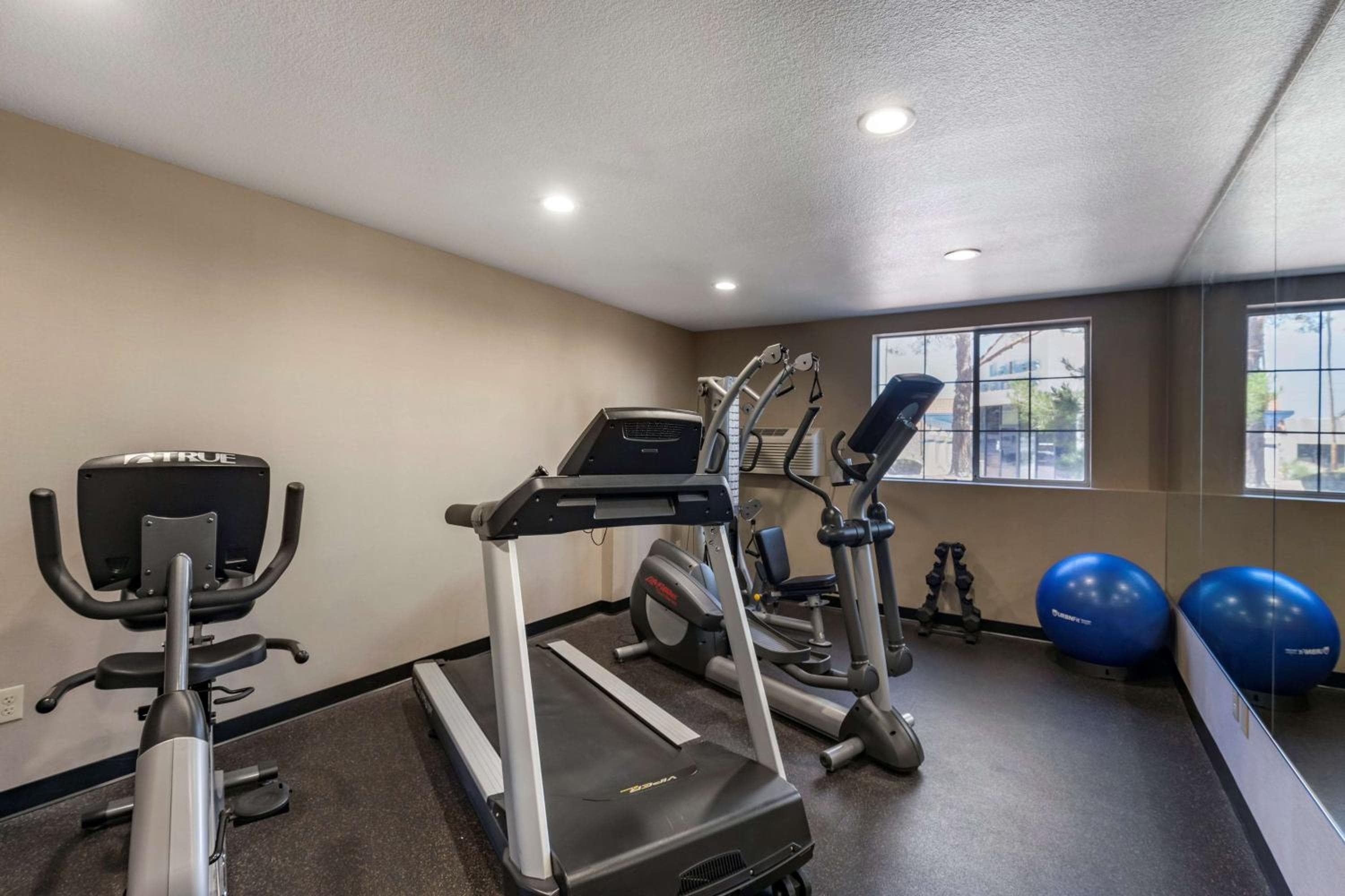 Best Western Plus Las Vegas West — 9