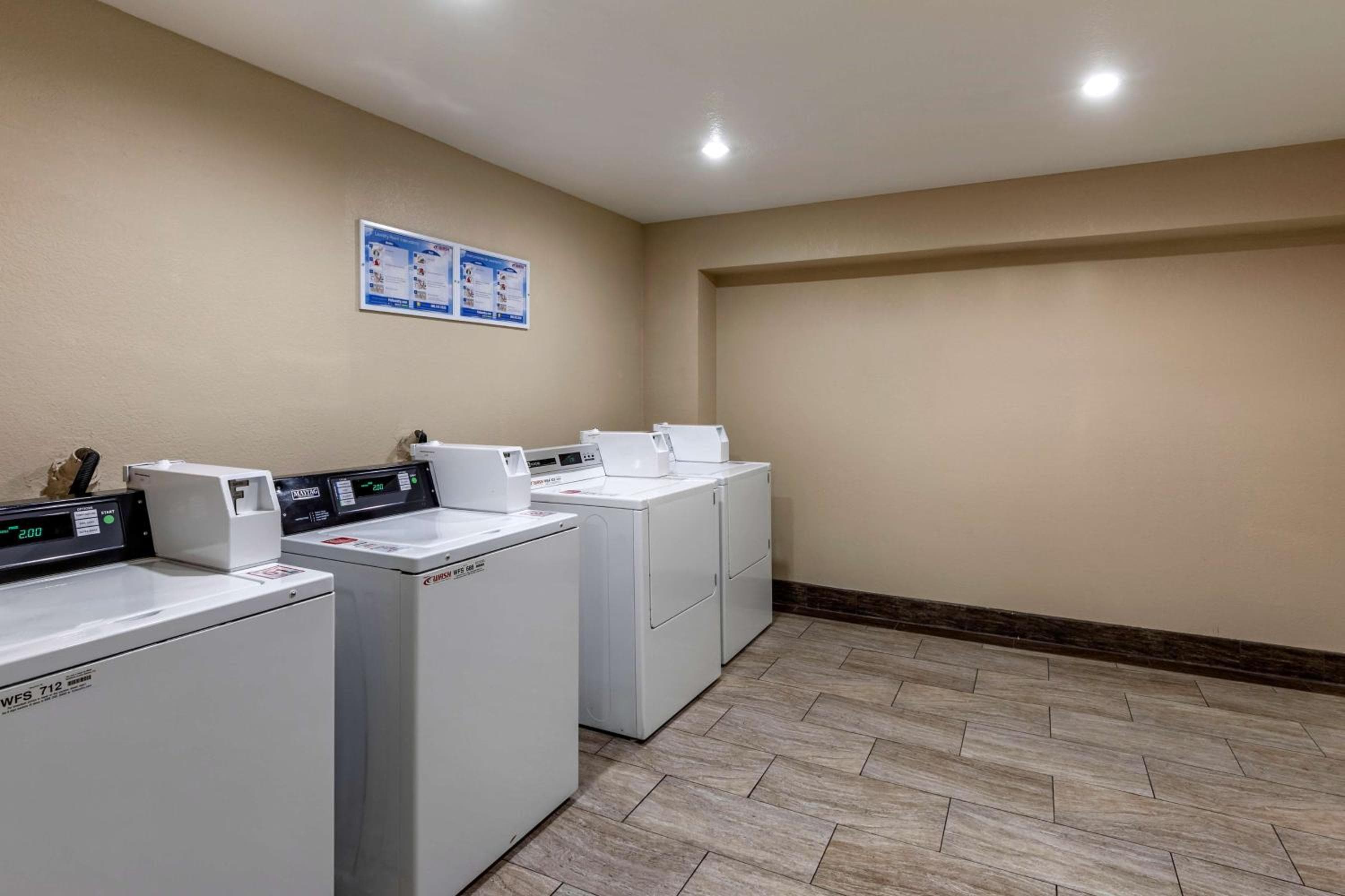 Best Western Plus Las Vegas West — 10