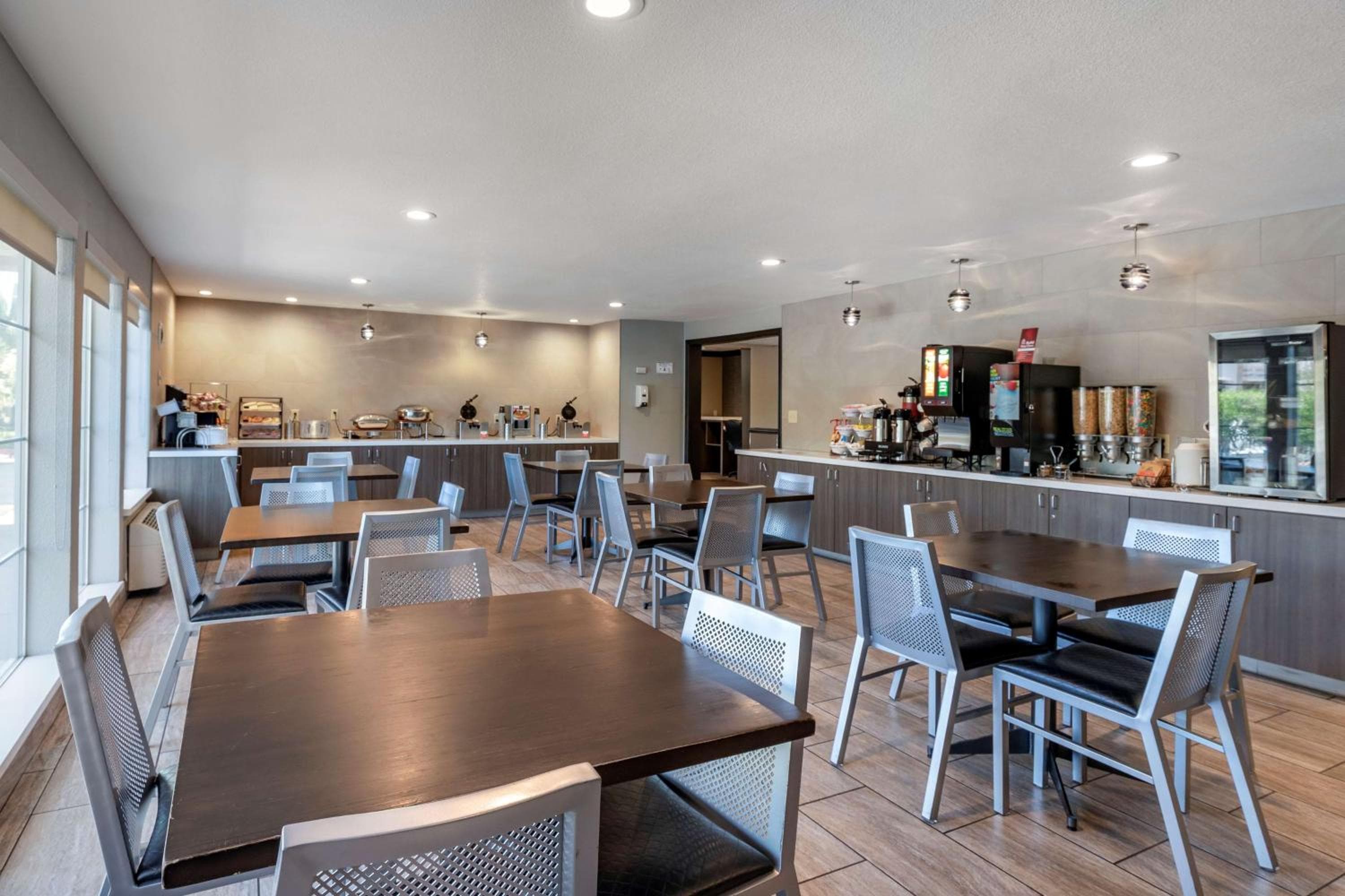 Best Western Plus Las Vegas West — 6