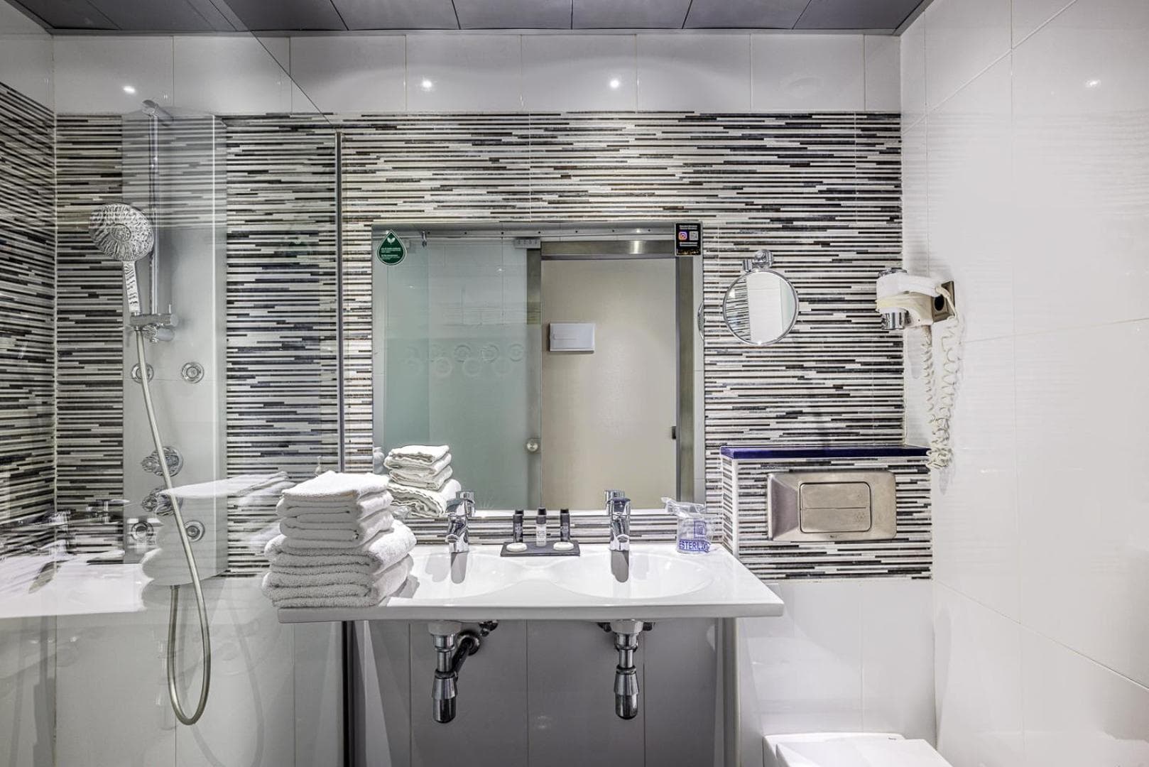 Hotel Ronda Lesseps — 14