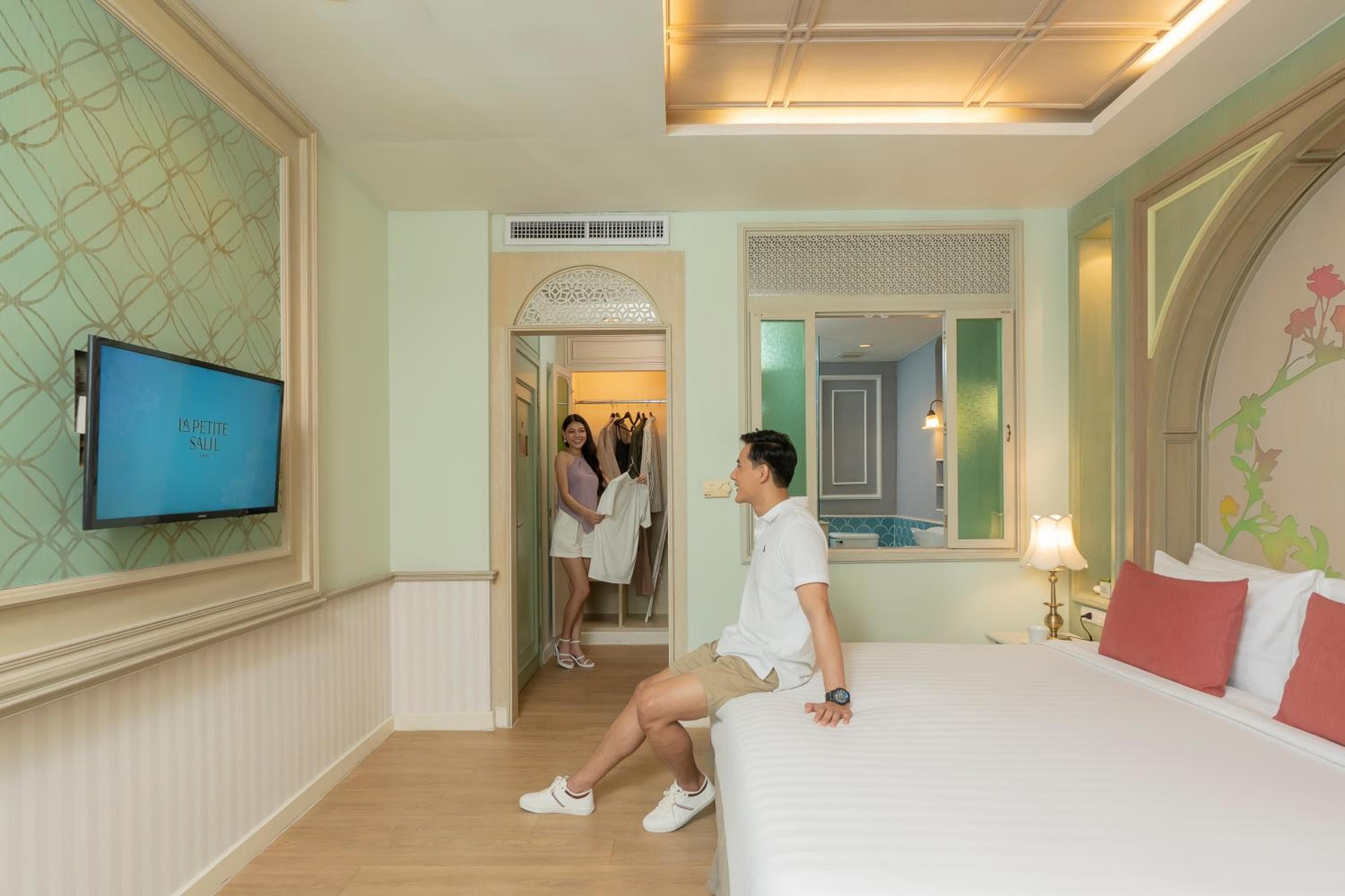 La Petite Salil Sukhumvit 11 — 25