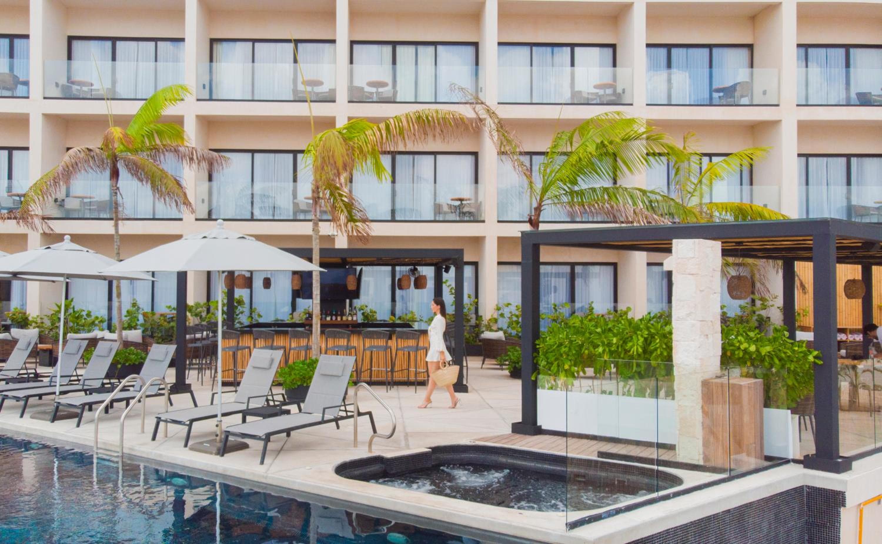 Hive Cancun by G Hotels — 11