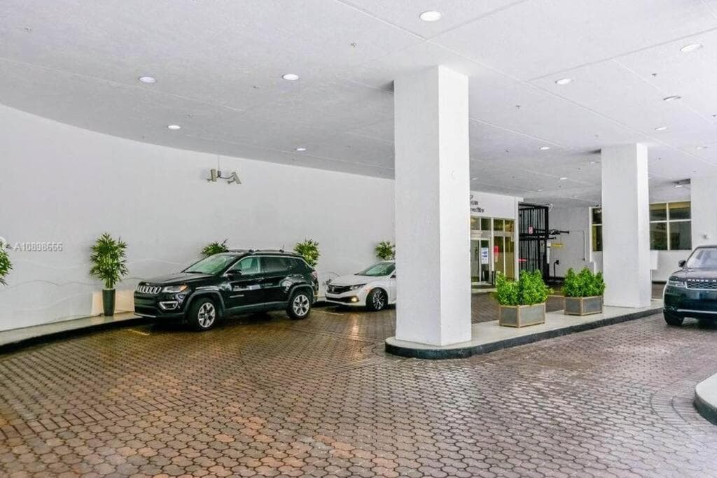 Vollständig renoviertes Einzimmerapartment im The Club — 21