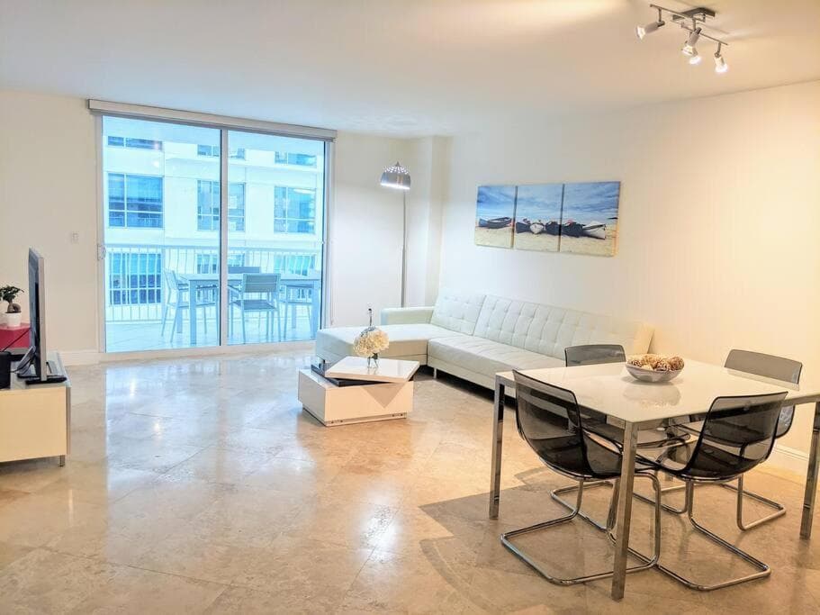 Vollständig renoviertes Einzimmerapartment im The Club — 19