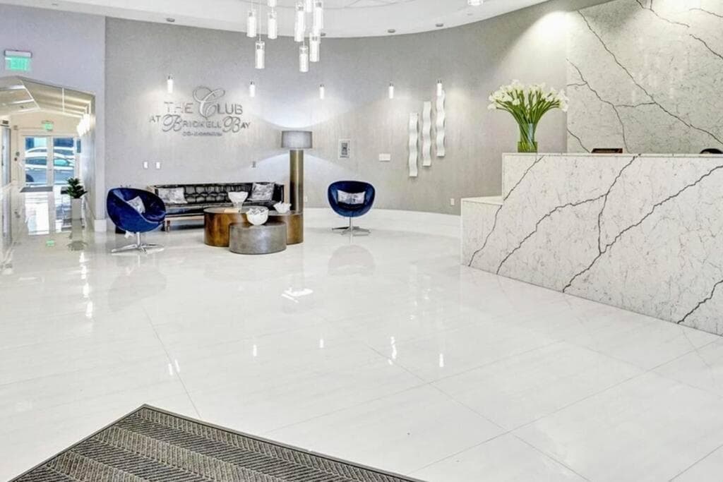 Vollständig renoviertes Einzimmerapartment im The Club — 6