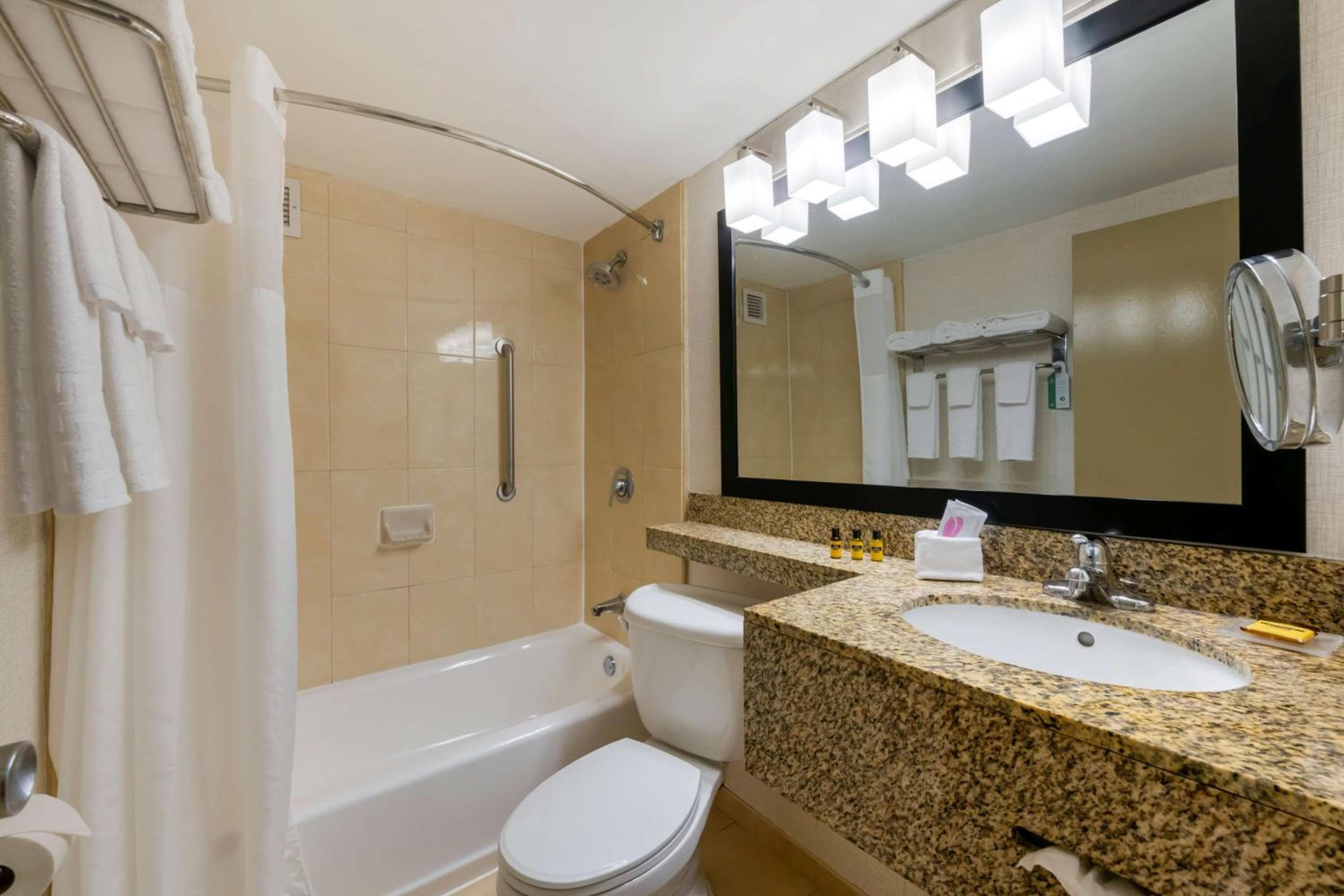 Best Western Plus North Miami-Bal Harbour — 3