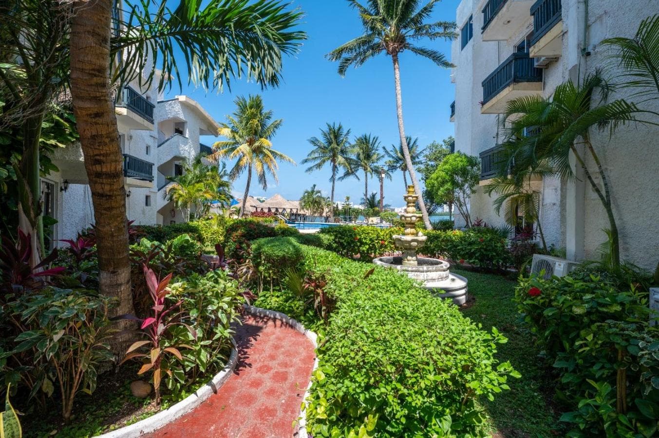 Hotel Imperial Laguna Faranda Cancún — 13