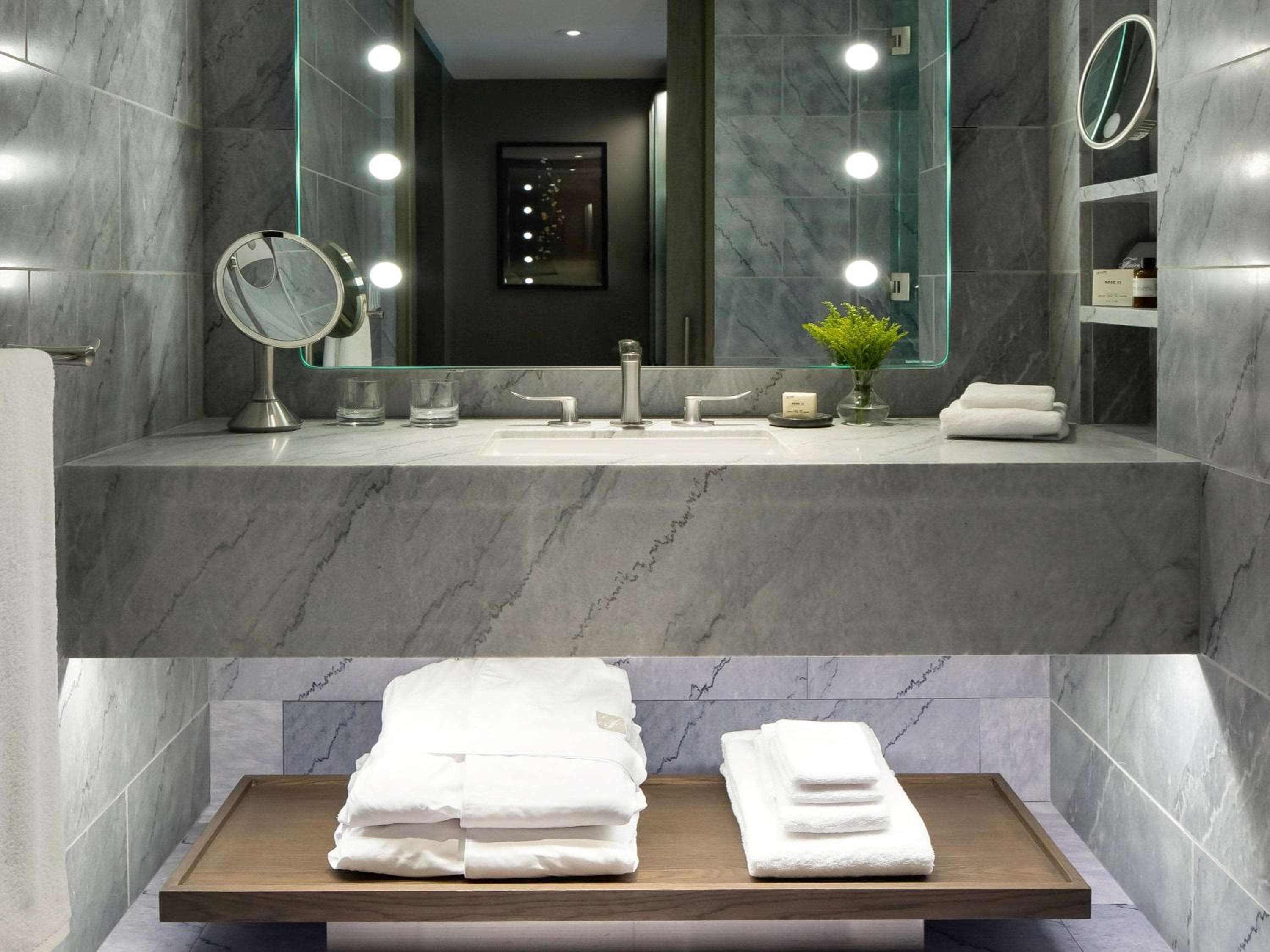 Fairmont Century Plaza Los Angeles at Beverly Hills — 17