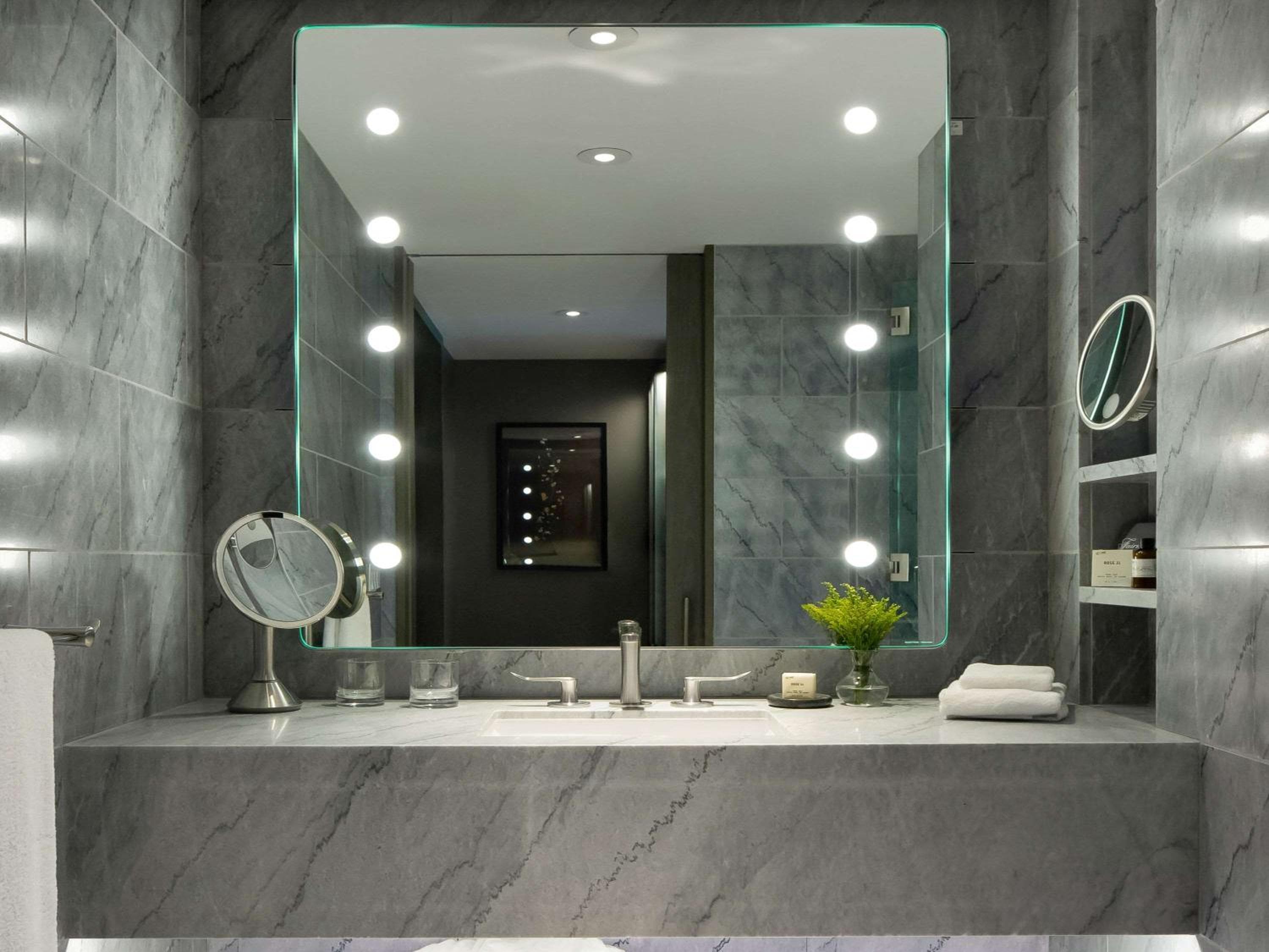 Fairmont Century Plaza Los Angeles at Beverly Hills — 12