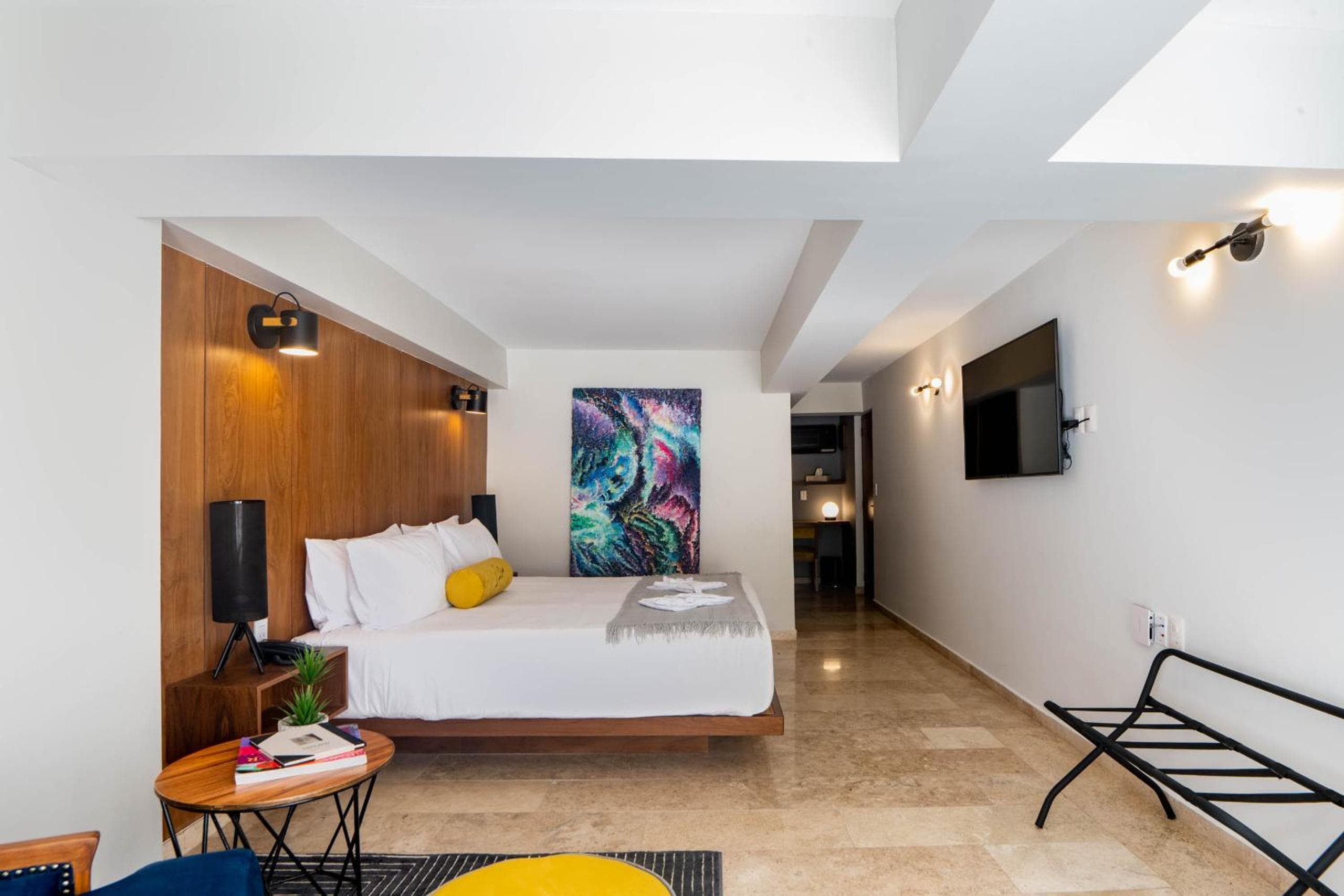 HOTEL LUCA — 6