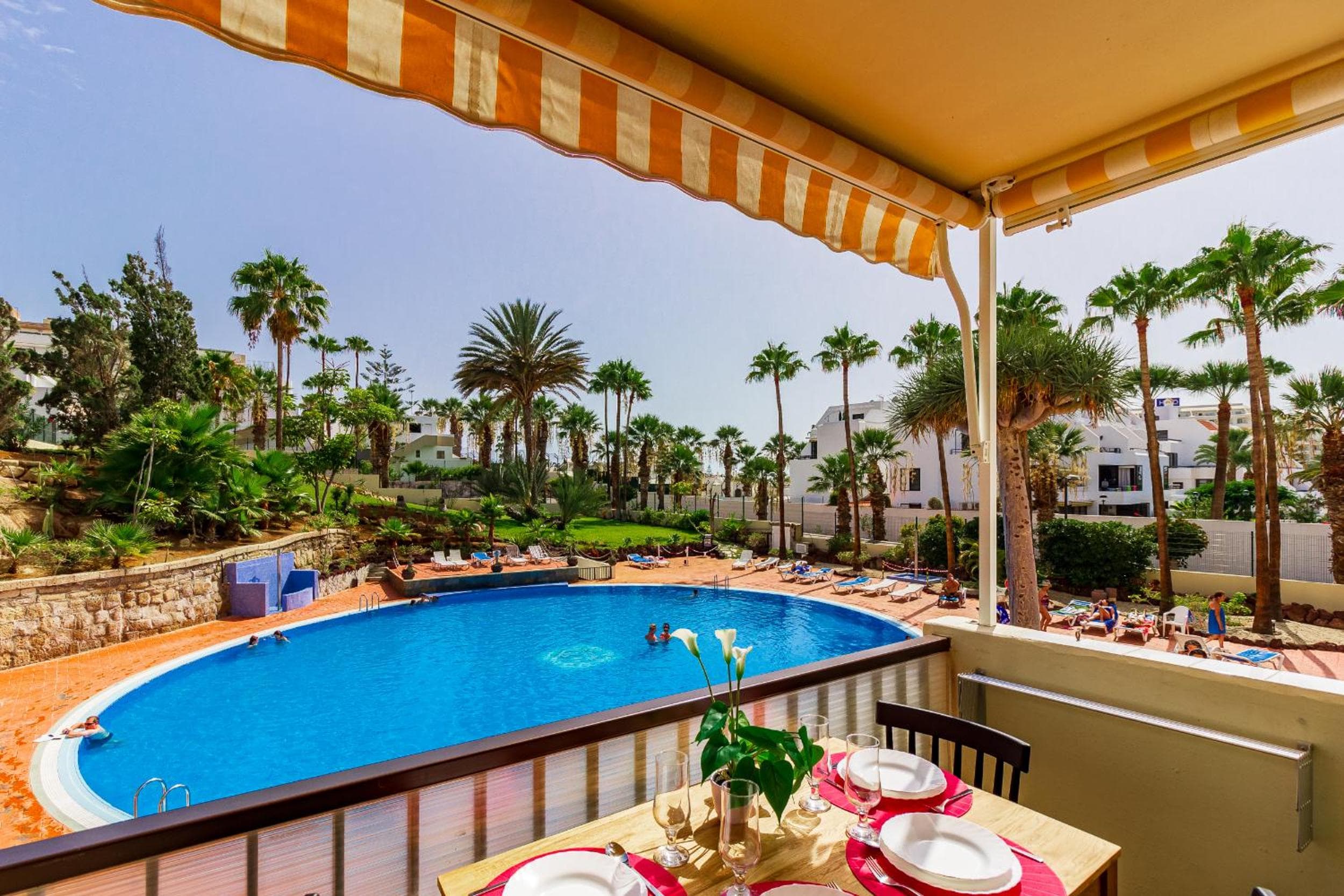 FantasticStylish & AirCon, near LasAmericas beach — 1
