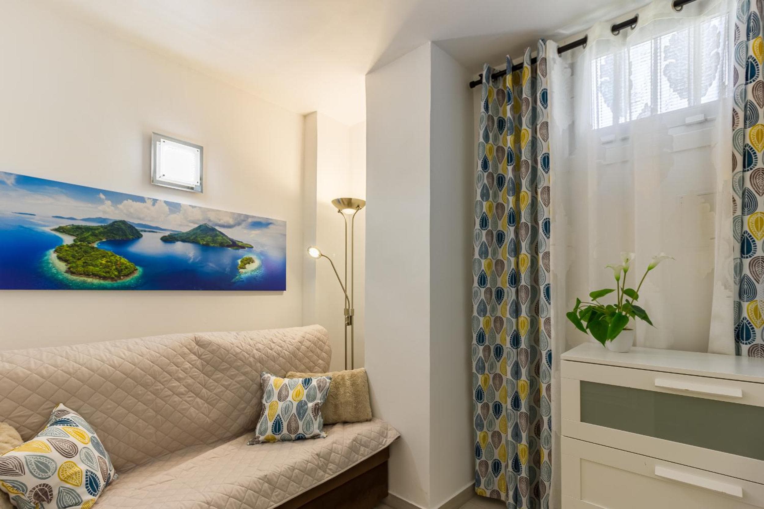 FantasticStylish & AirCon, near LasAmericas beach — 3