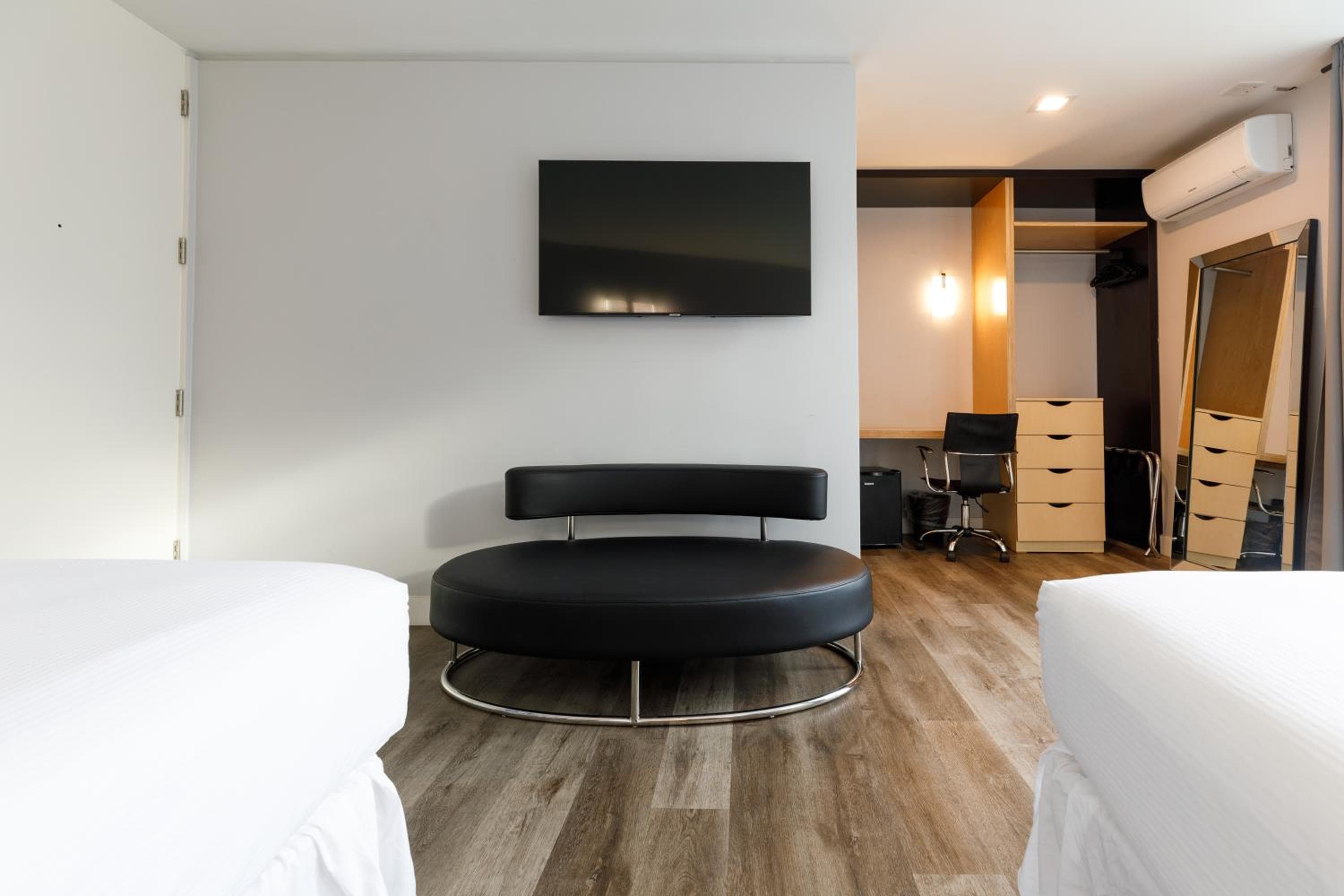 Park Plaza Lodge — 7