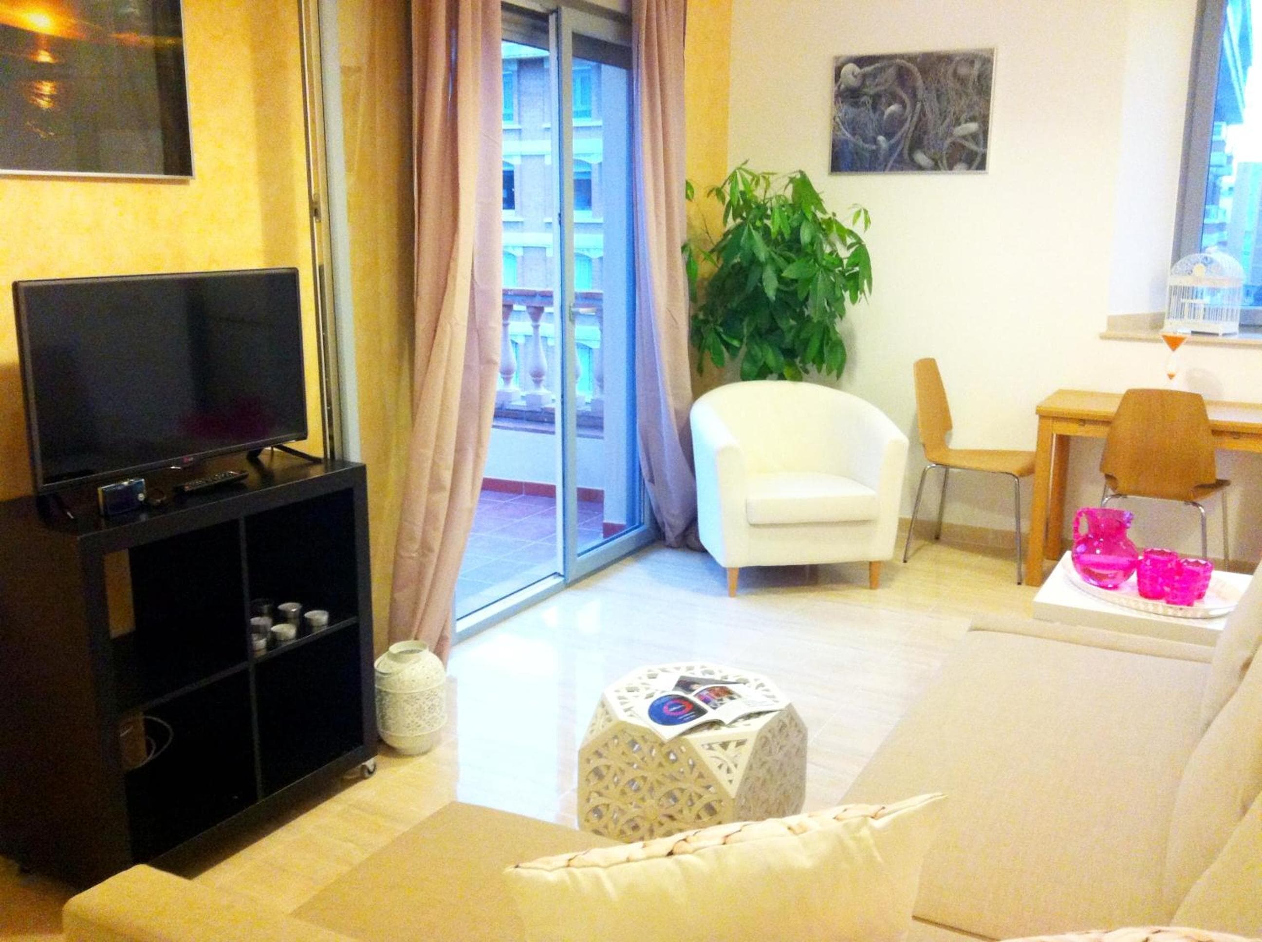 Life Apartments Alameda Colón — 16
