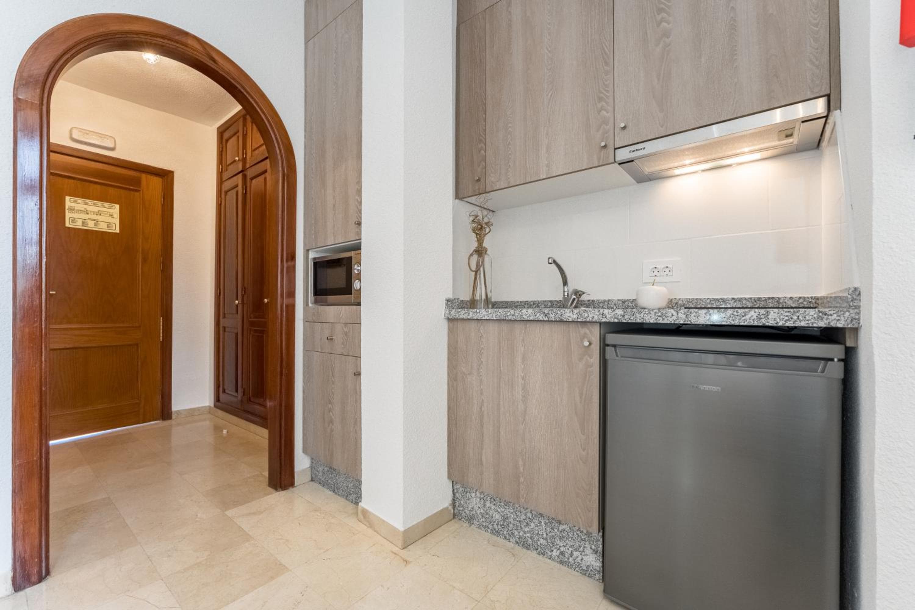 Klayman Olivina Aparthotel — 4