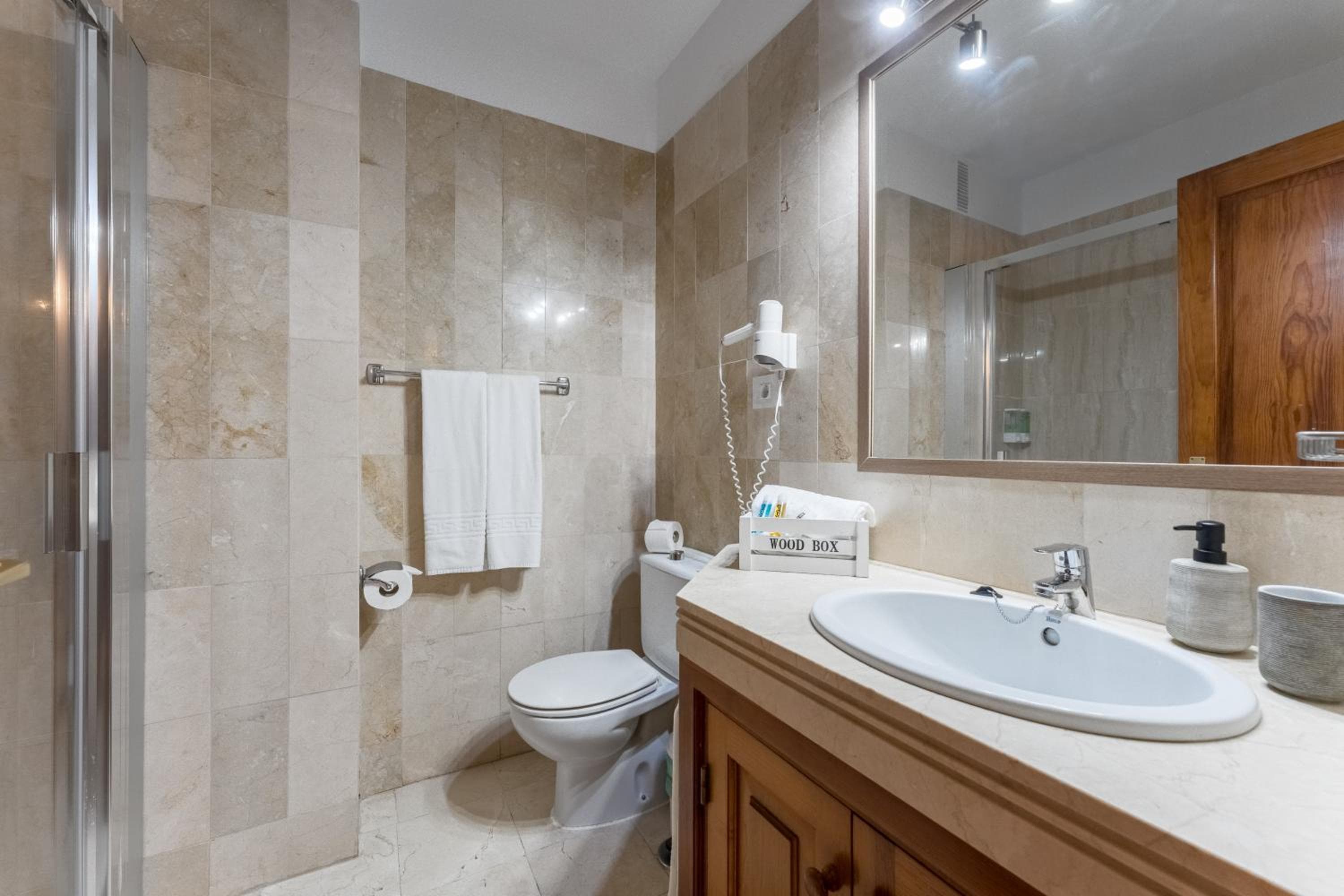 Klayman Olivina Aparthotel — 3