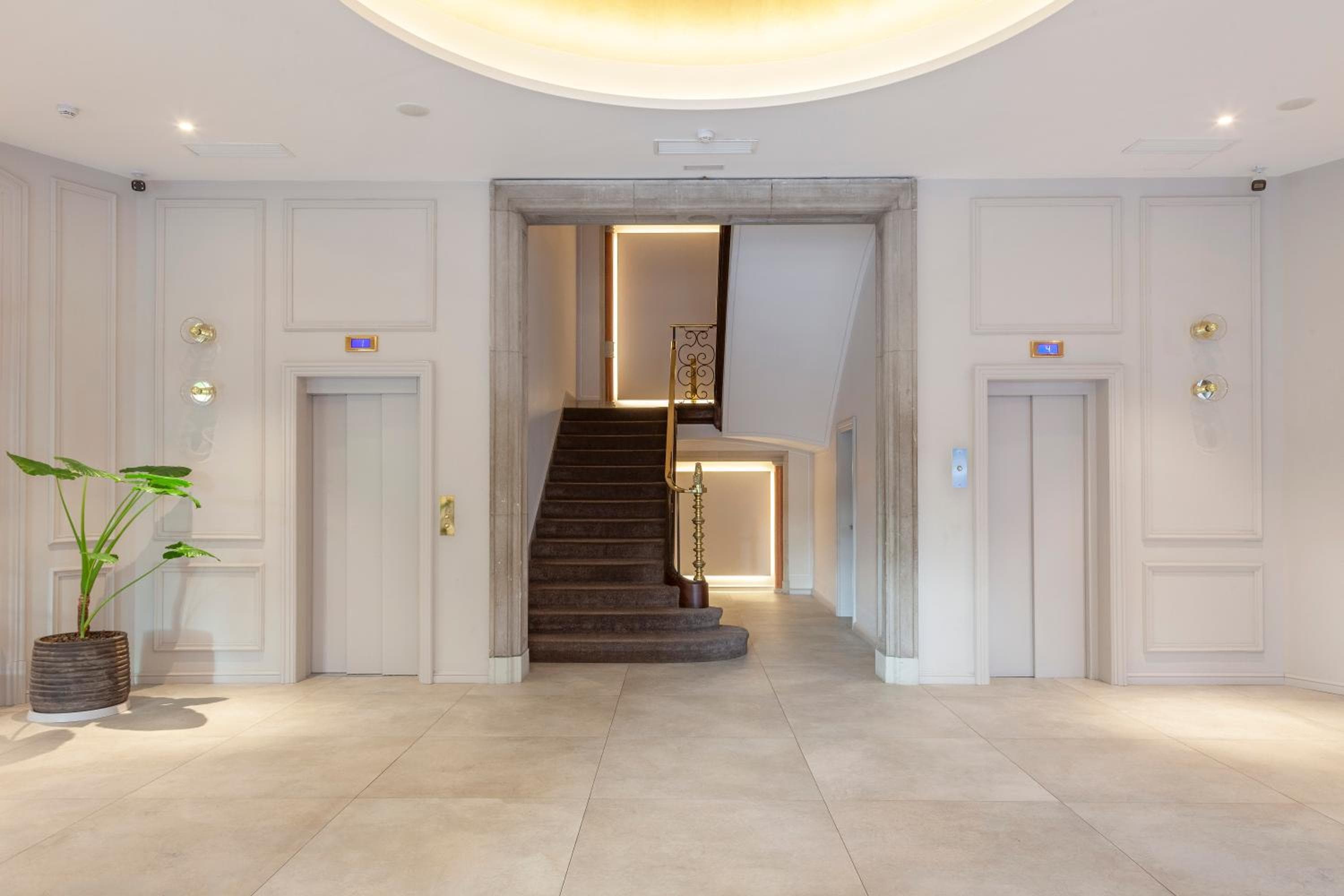 Colón Hotel Barcelona — 5