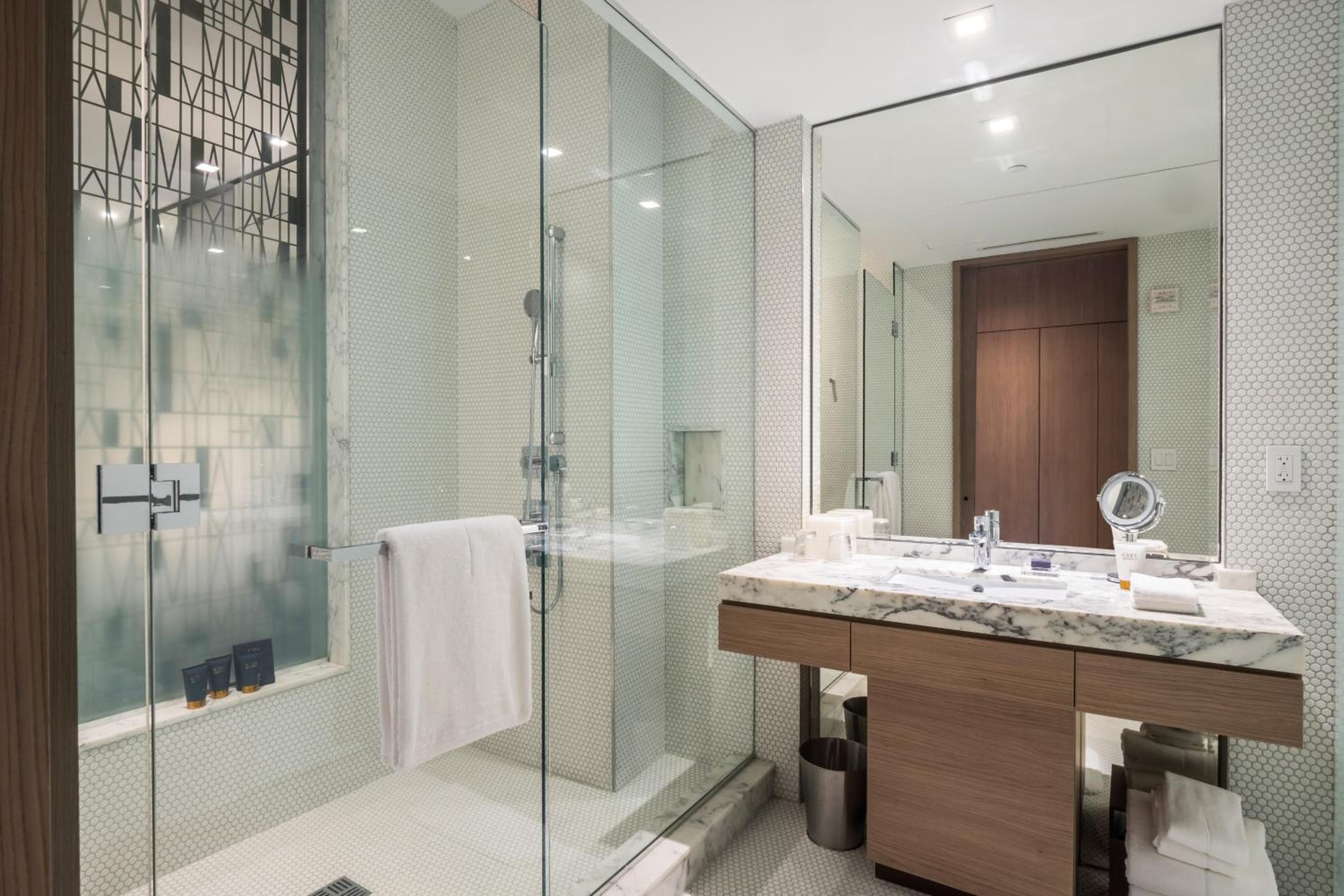 Suites im SLS Lux Brickell geführt von CE — 12
