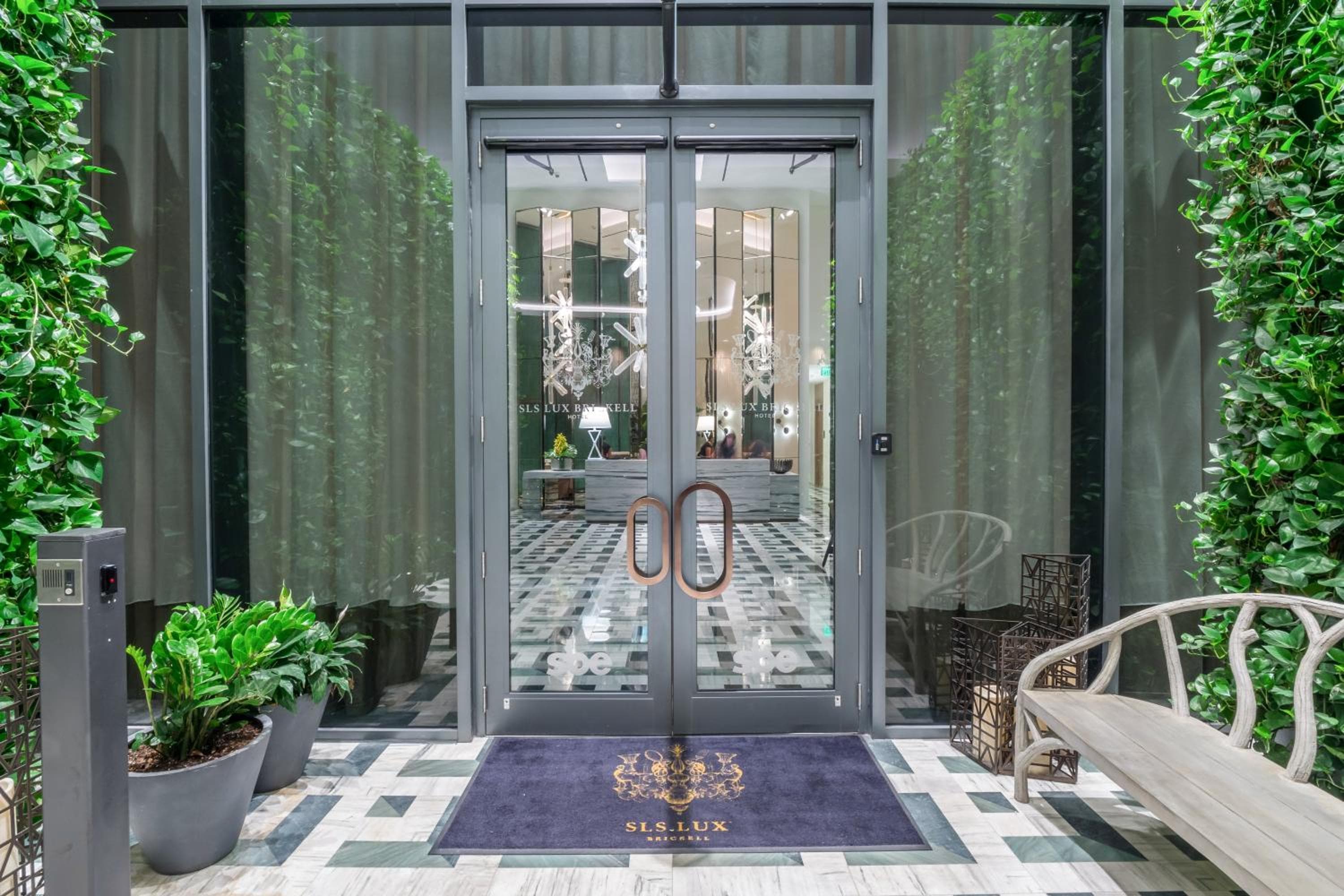 Suites im SLS Lux Brickell geführt von CE — 2