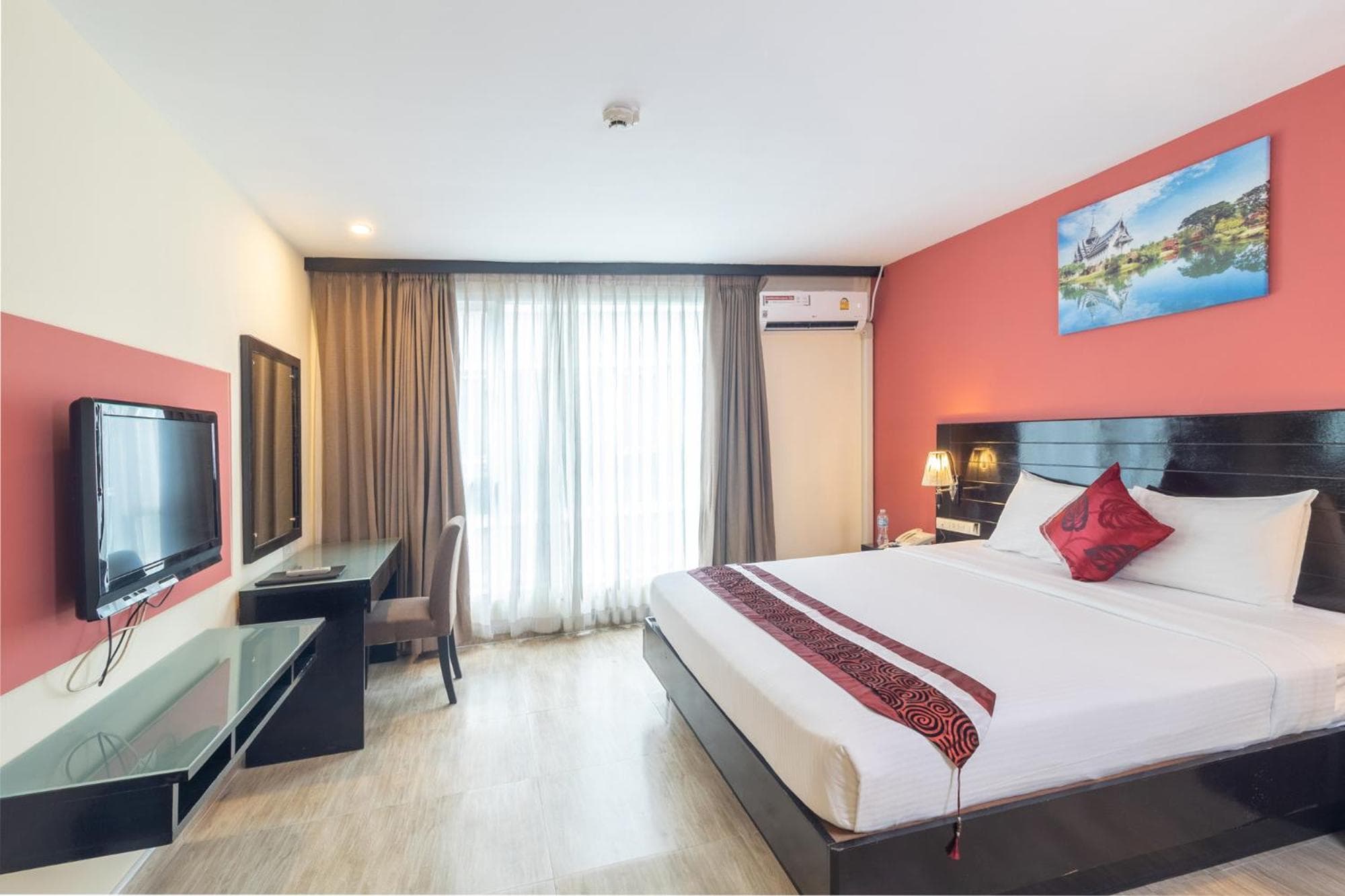 Boss Suites Nana Hotel — 15