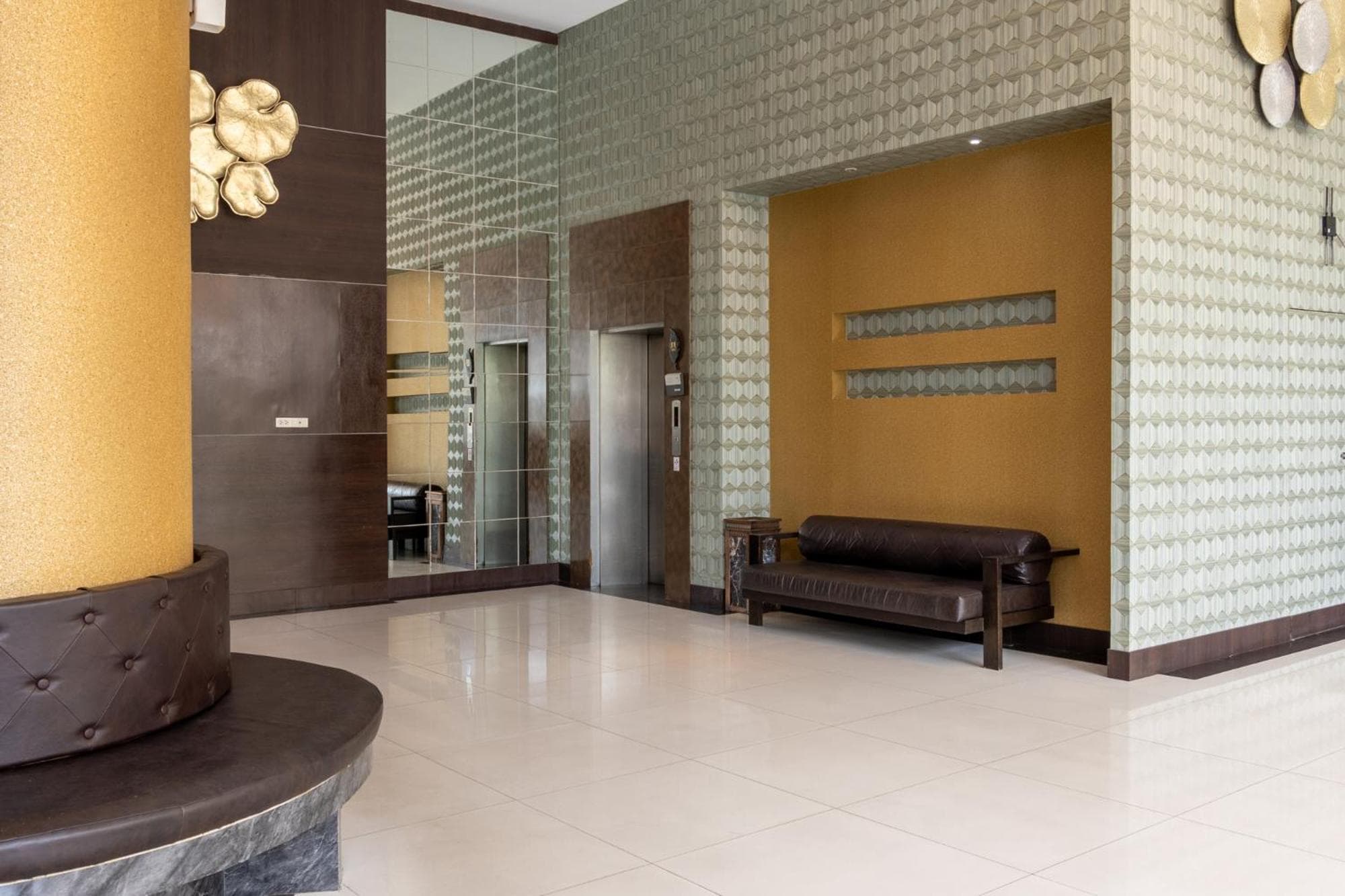 Boss Suites Nana Hotel — 22