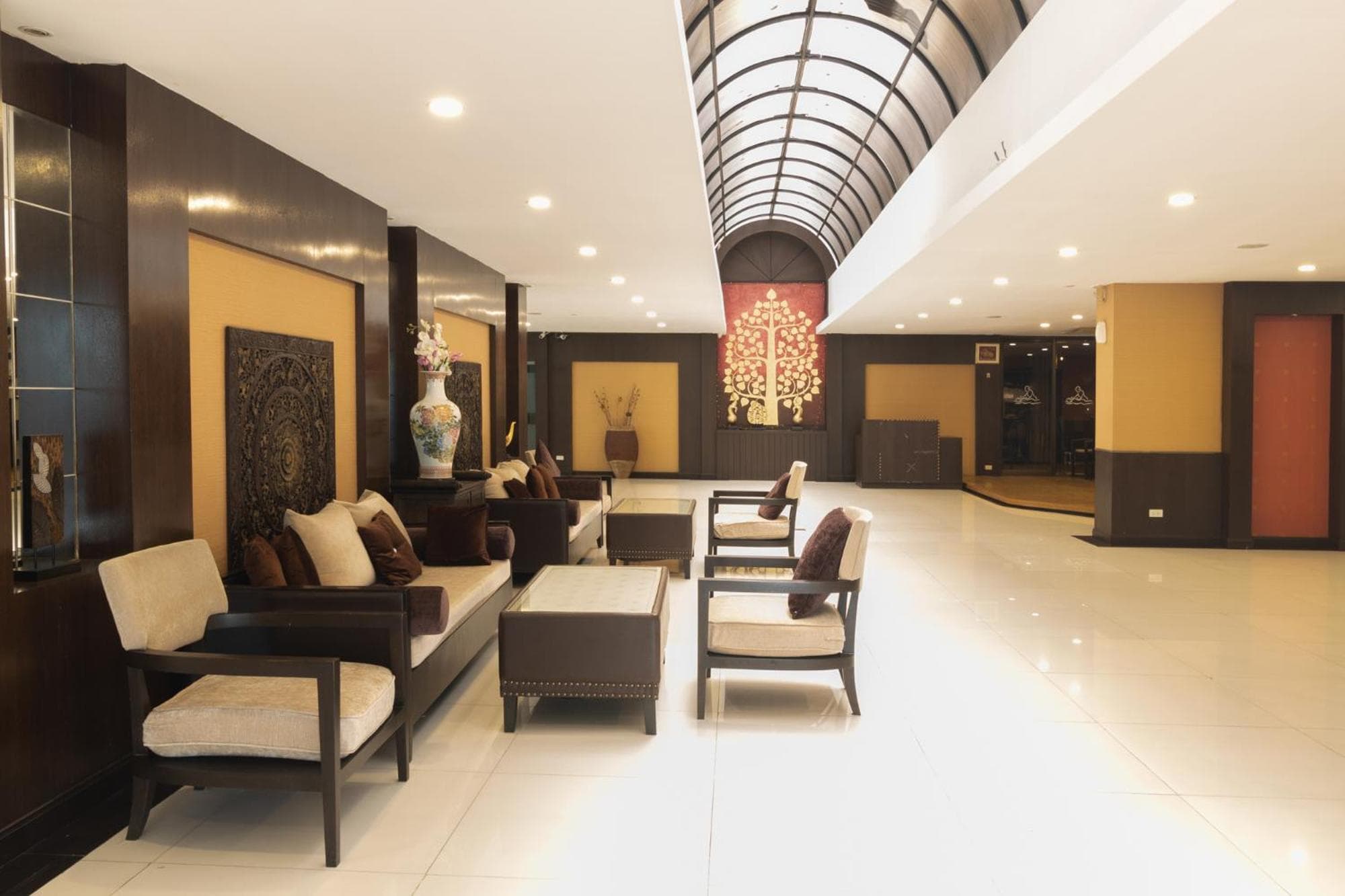 Boss Suites Nana Hotel — 26