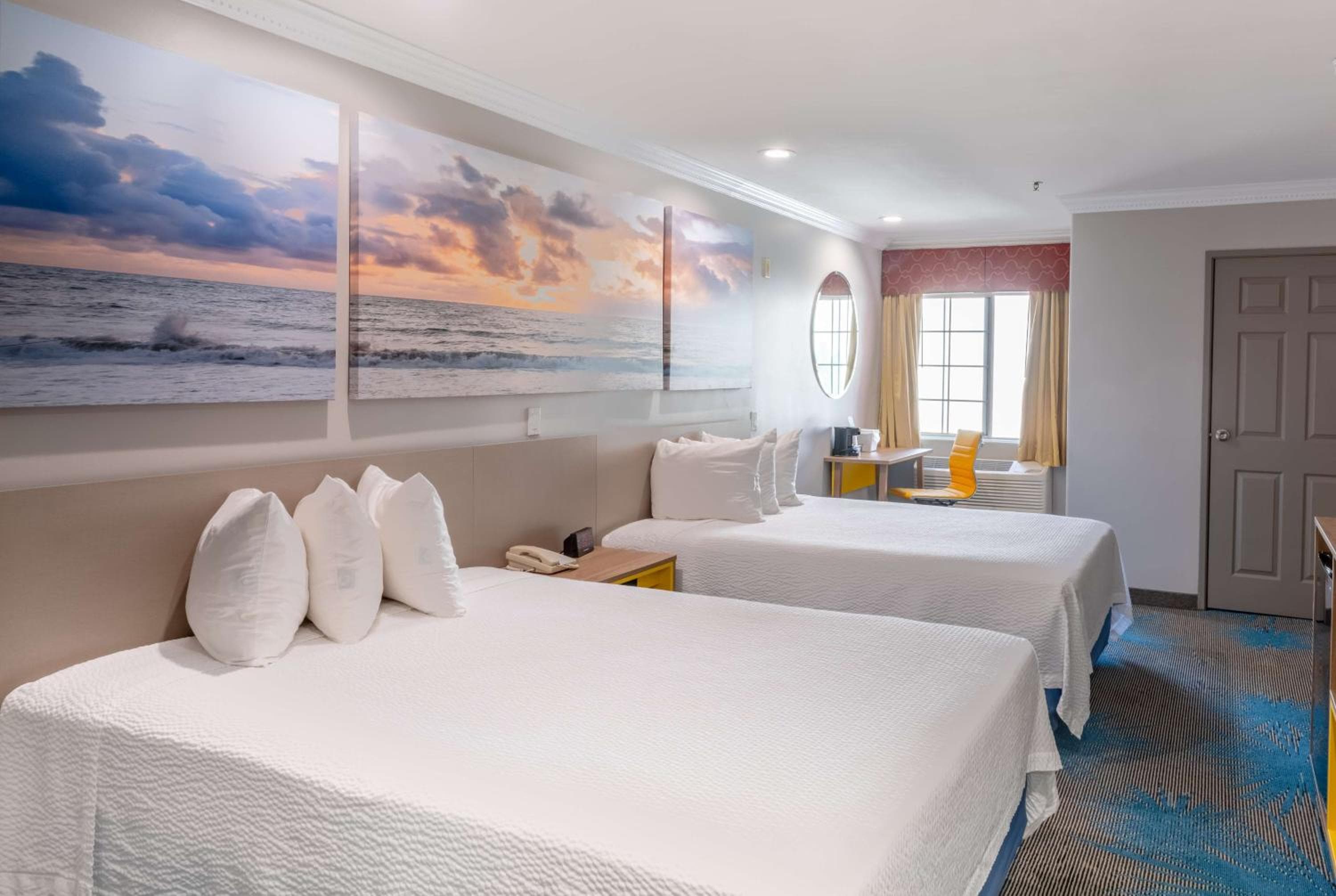 Days Inn by Wyndham Santa Monica — 17