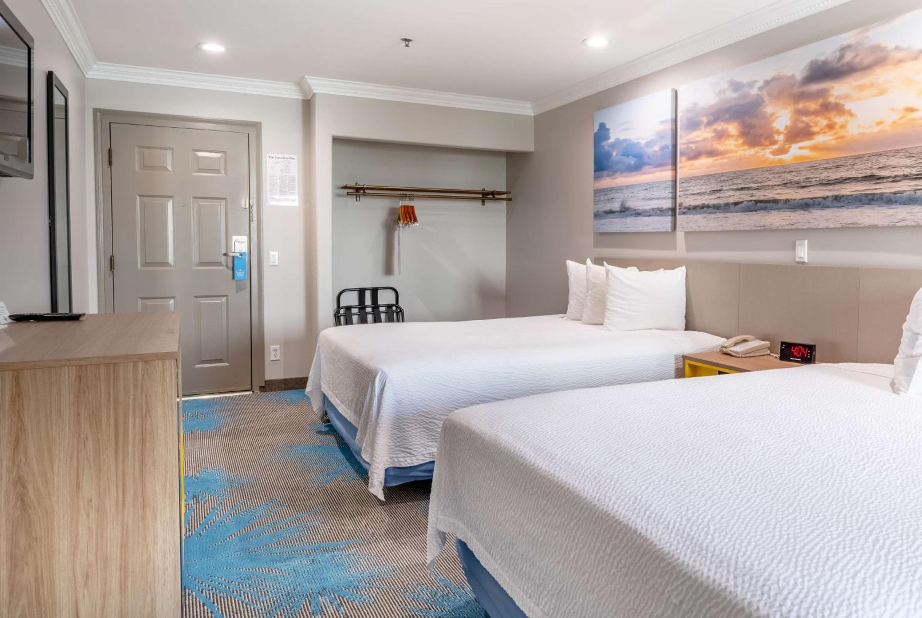 Days Inn by Wyndham Santa Monica — 18