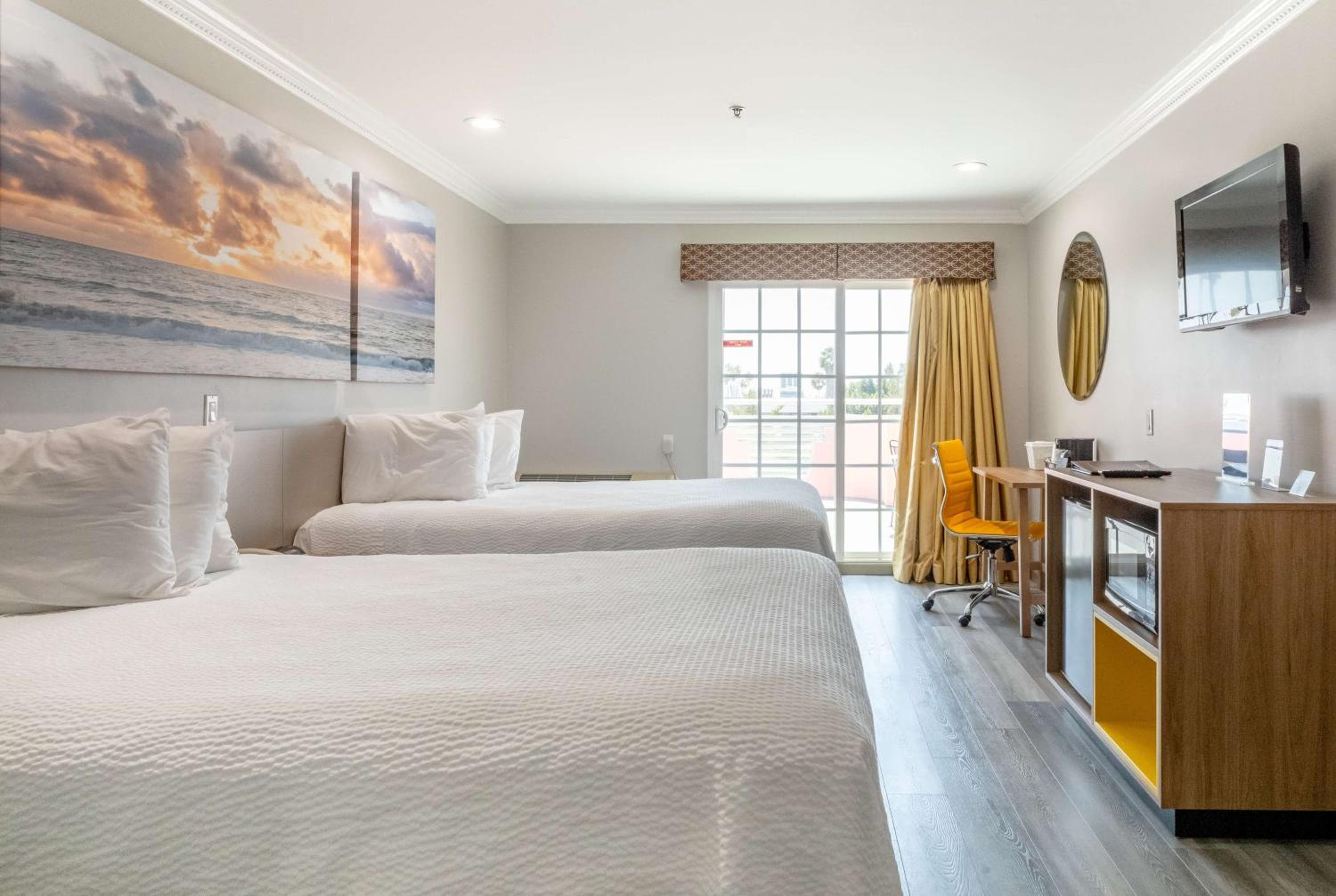 Days Inn by Wyndham Santa Monica — 19