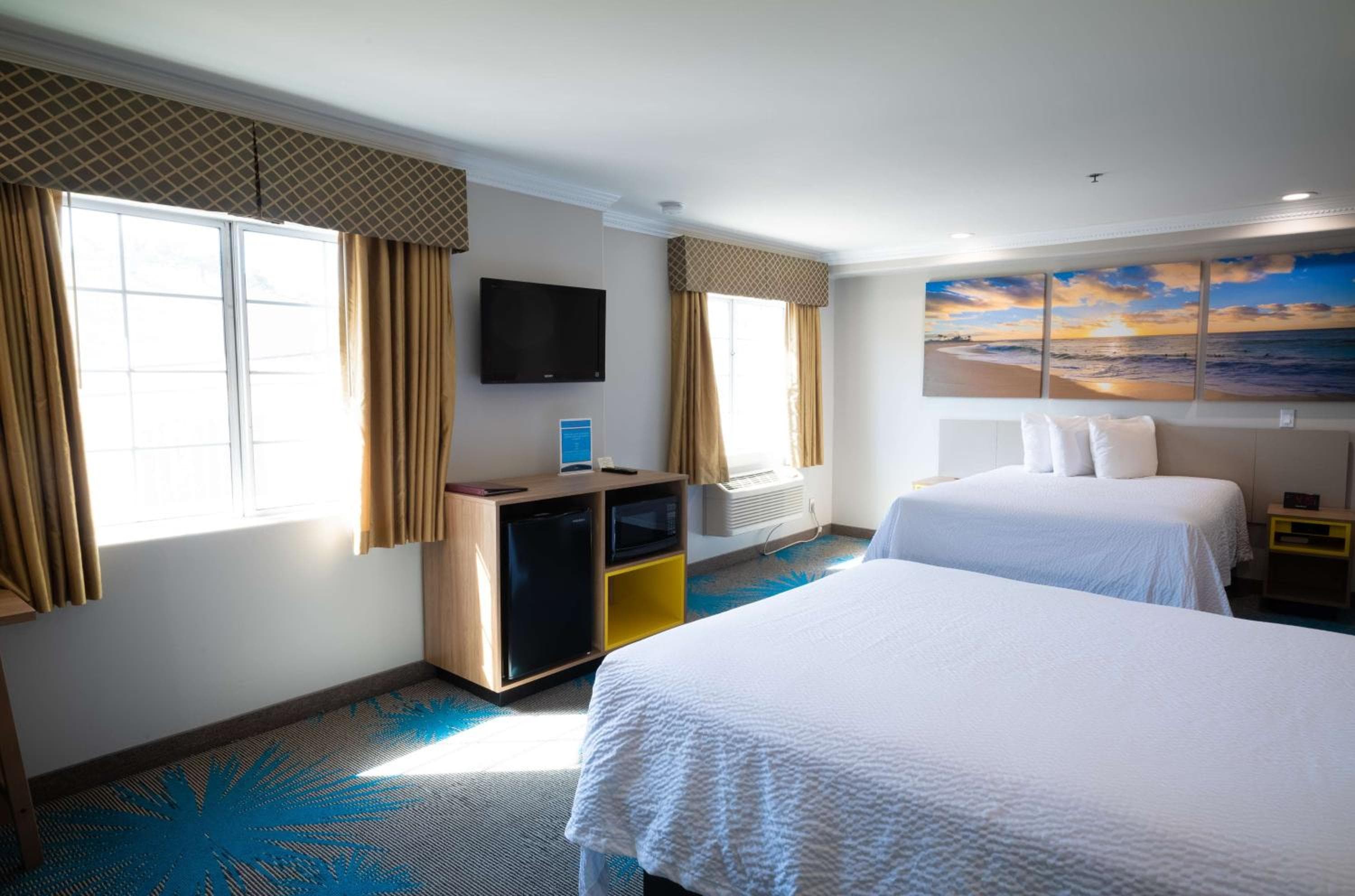 Days Inn by Wyndham Santa Monica — 24