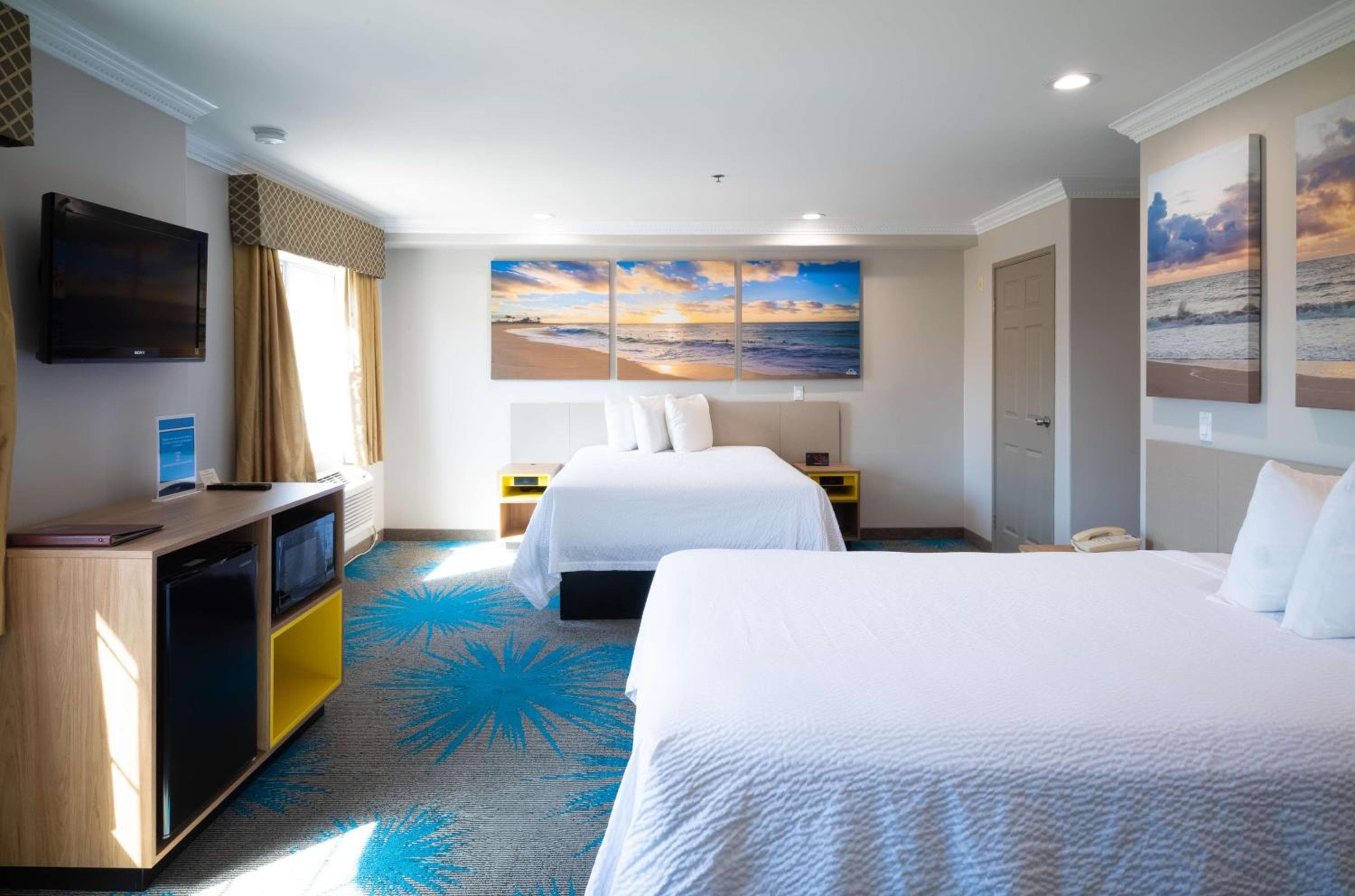 Days Inn by Wyndham Santa Monica — 25