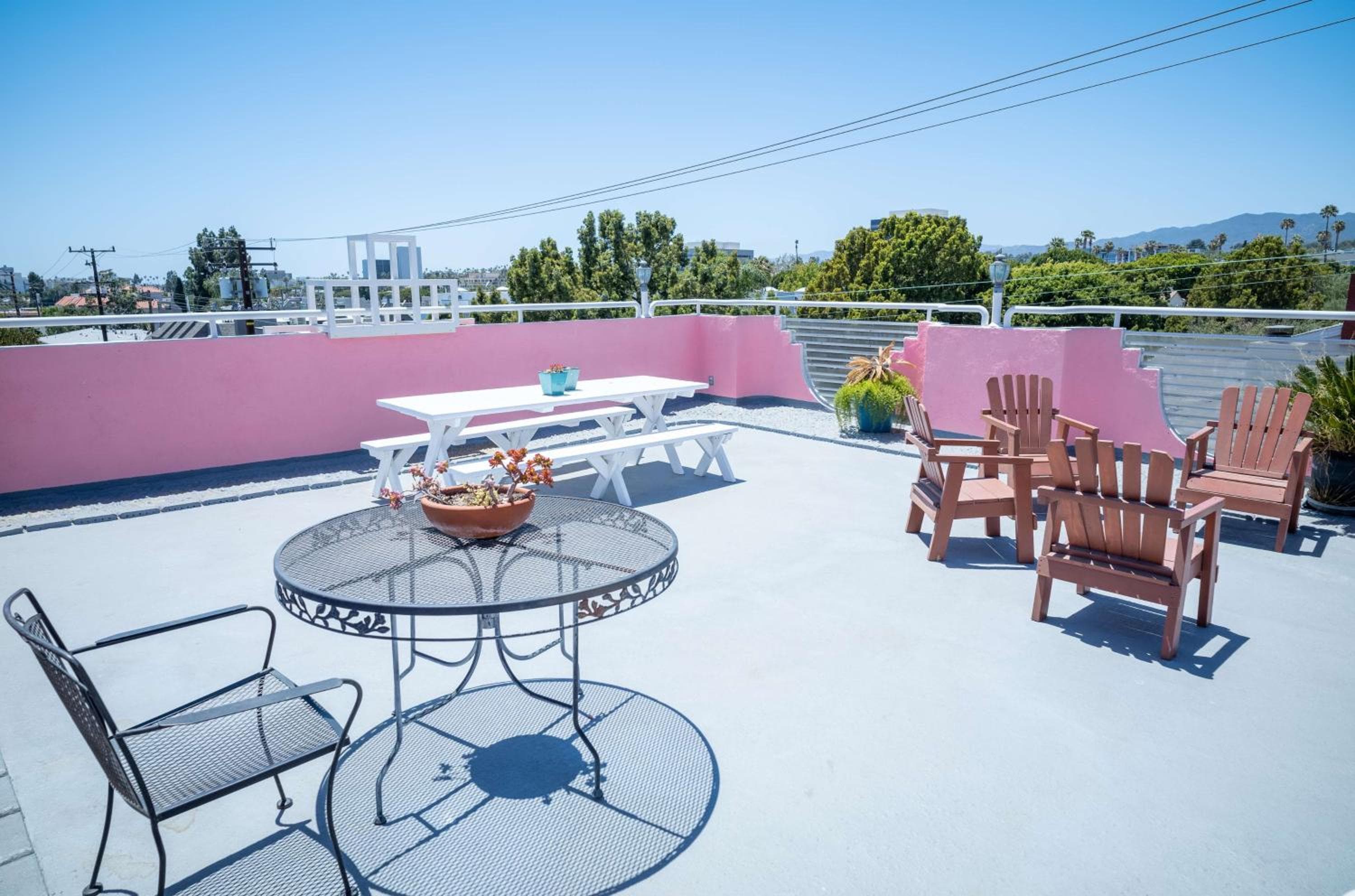 Days Inn by Wyndham Santa Monica — 18