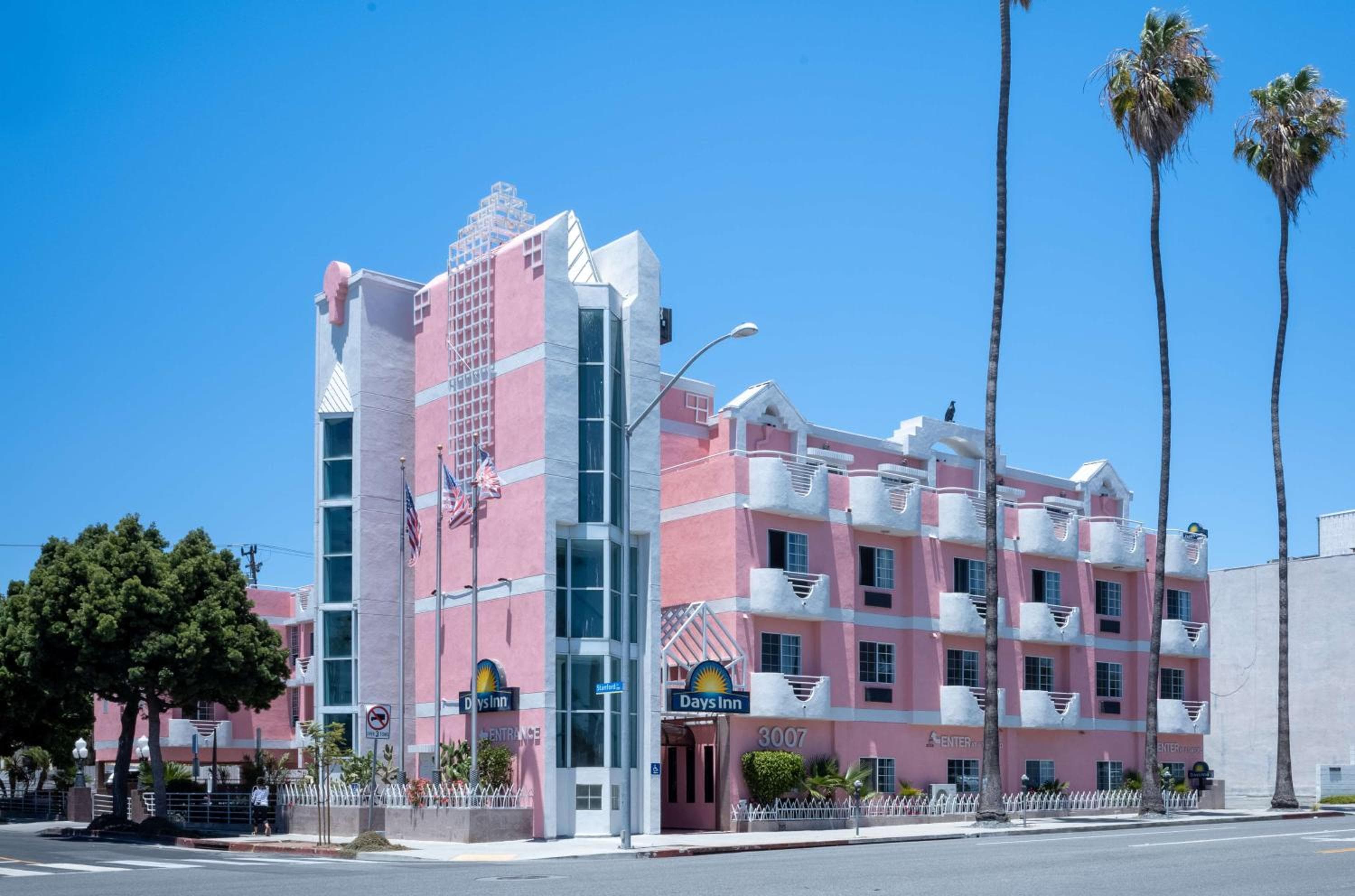 Days Inn by Wyndham Santa Monica — 1